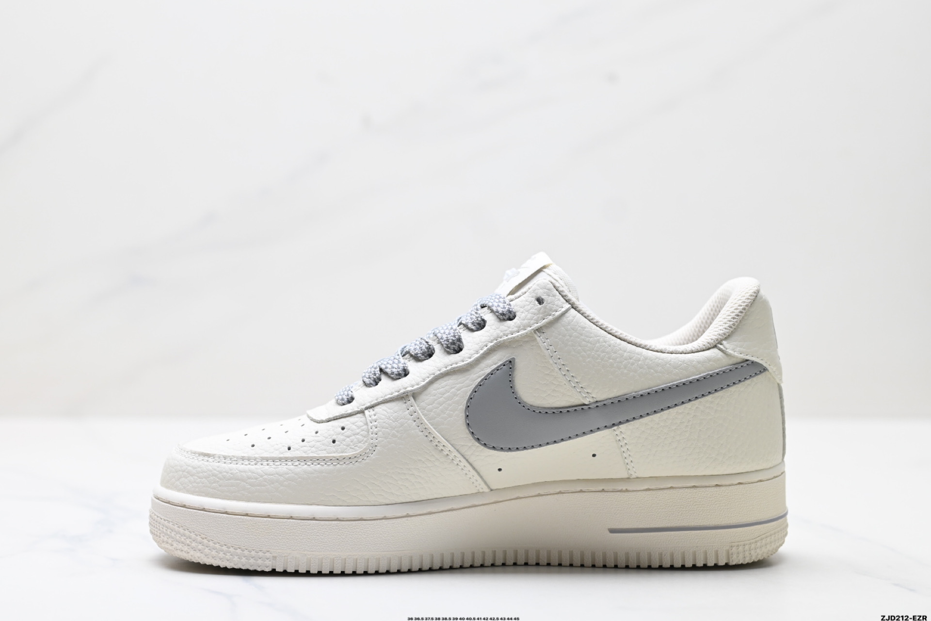 250 NIKE AIR FORCE 1‘07   DD8959-708