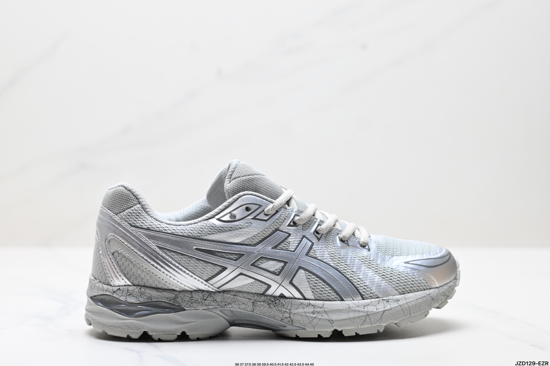 💰120 公司级✅亚瑟士Asics Gel-Flux CN 运动休闲透气专业跑鞋 进口双层丝纤维工程网布鞋面 轻量舒适透气材质中底3D可视GEL缓震胶效果 升級FLYTEFOAM BLAST全新缓震中底部位科技材质 货号:1011B646-100 尺码:36 37 37.5 38 39 39.5 40.5 41.5 42 42.5 43.5 44 45 ID:JZD129-EZR