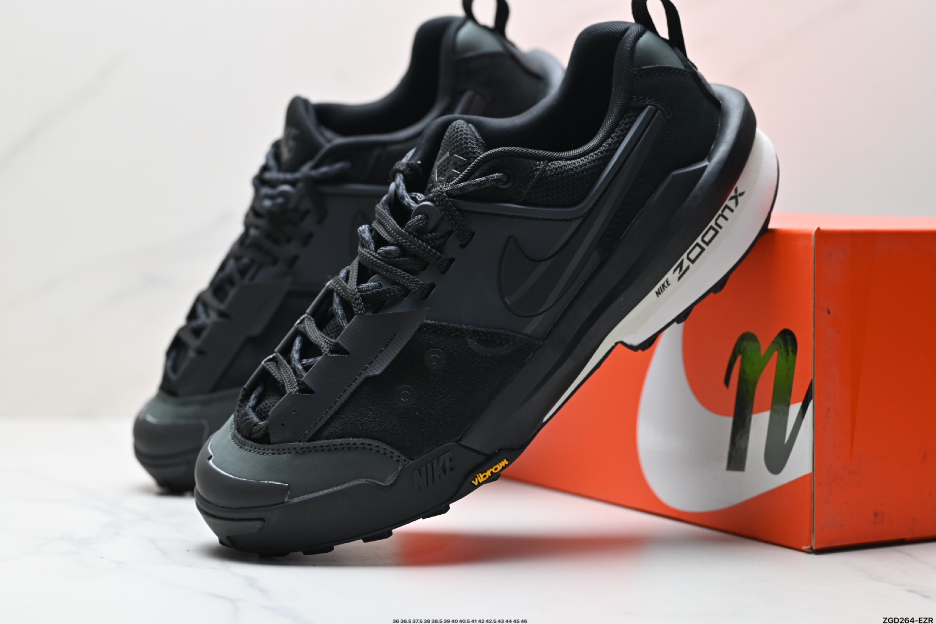 300 Sacai x Nike Zegamadome 联名鞋款  HQ8618-001