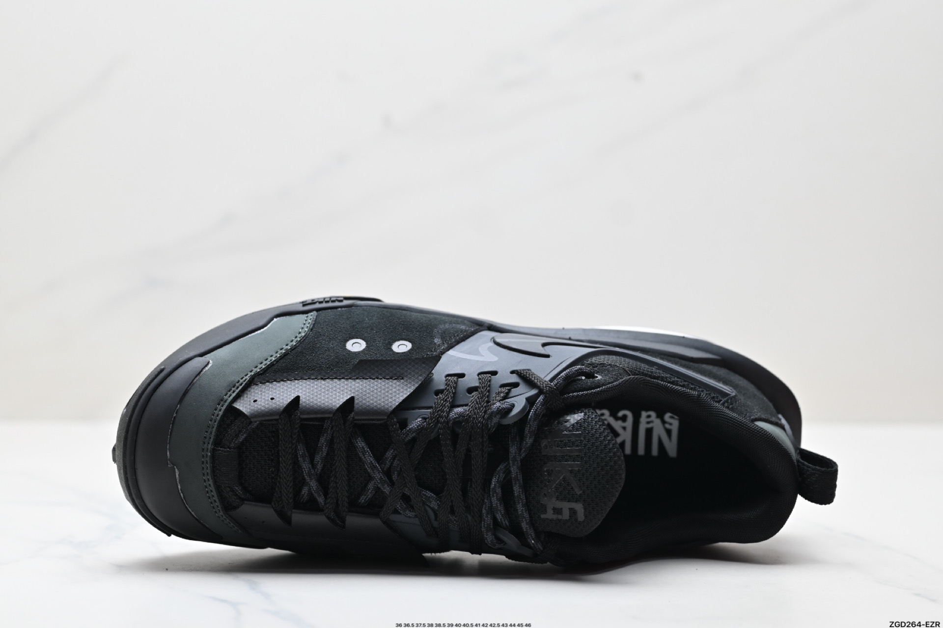 300 Sacai x Nike Zegamadome 联名鞋款  HQ8618-001