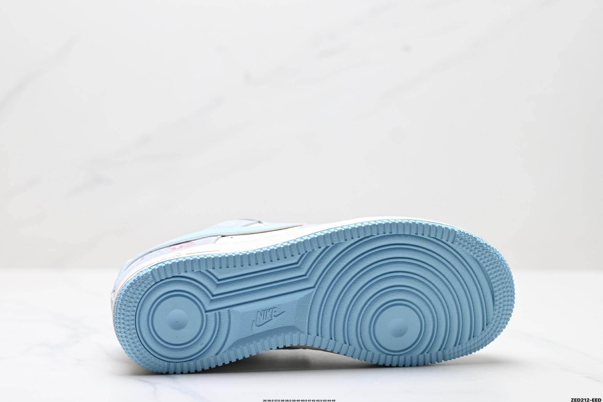 270 NIKE AIR FORCE 1‘07   DF0188-047