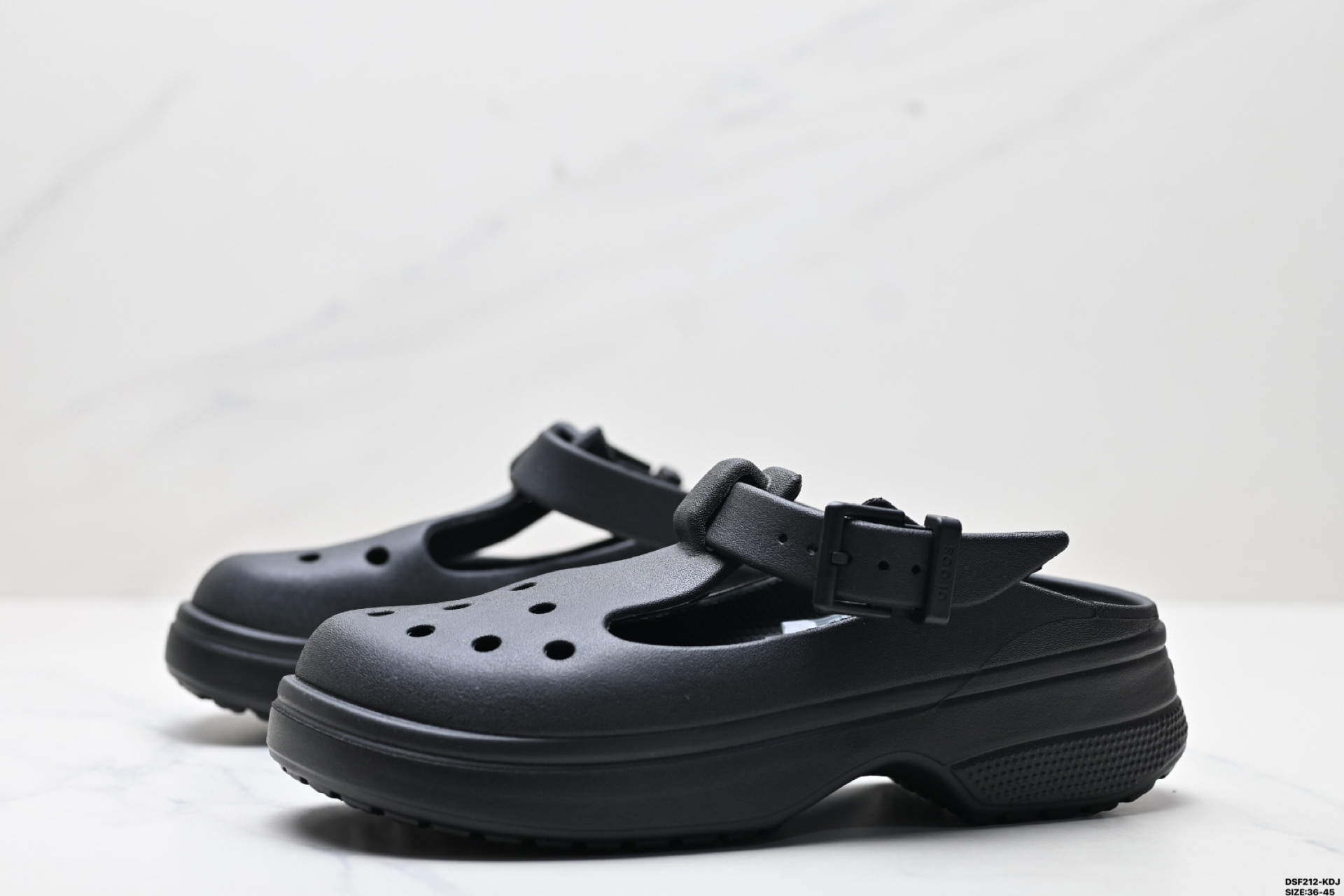 105 Crocs卡骆驰 经典玛丽珍 EVA 轻便套脚 洞洞鞋