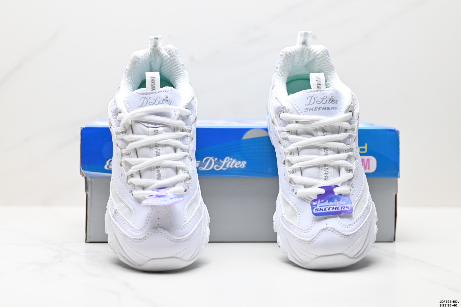 供货价:120💰『高瑞莆田鞋』星选安福优品,得物APP同步款,顺丰包邮得物1:1面单,下单赠送精美礼品🎁
公司级✅Skechers斯凯奇 D'LITES 1.0 奶茶熊蓝莓甜酒 合成革日常 潮搭 耐磨低帮 生活休闲鞋
货号:13167-NTBL
尺码:35-40
ID:JDF575-KDJ