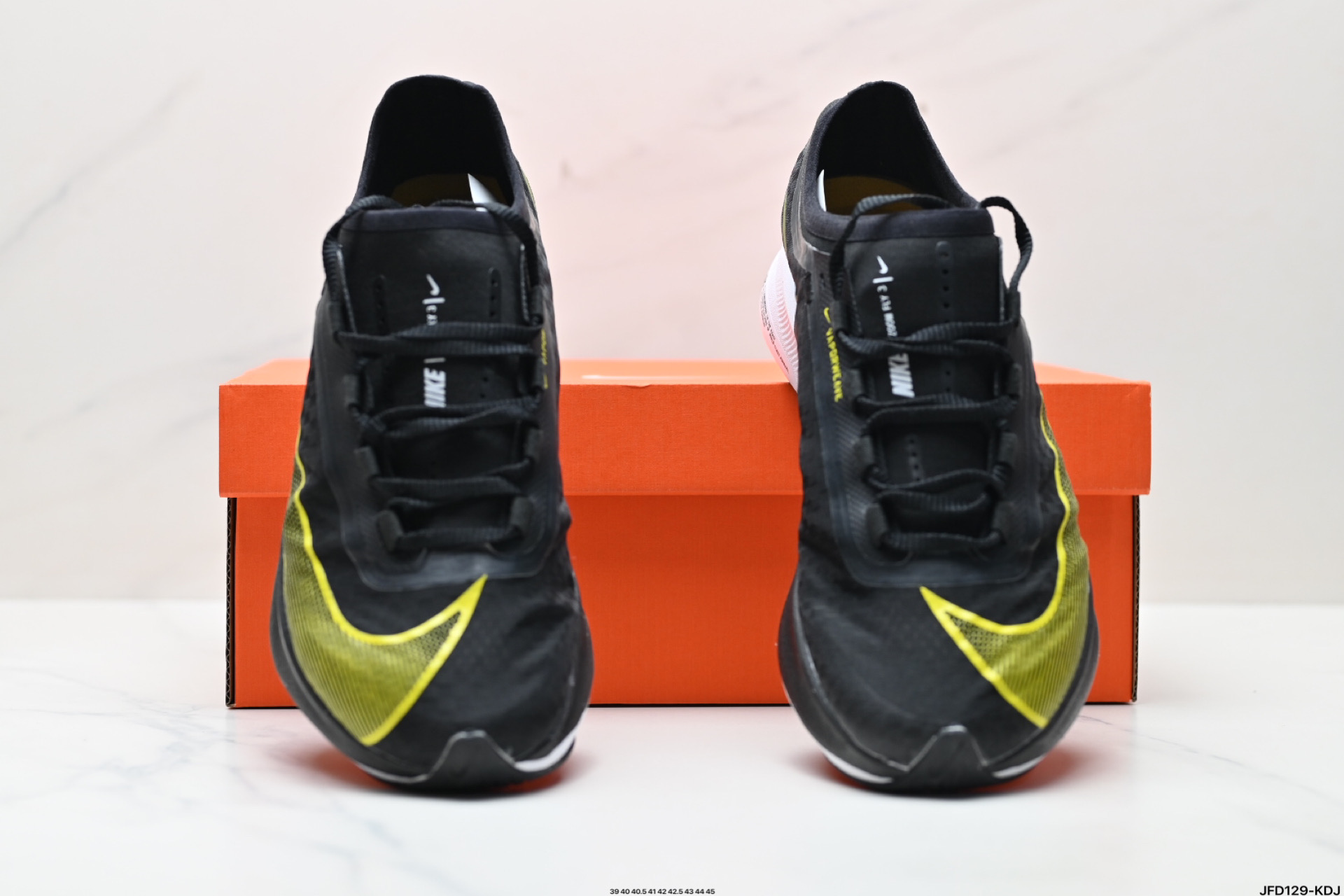 180 Nike Zoom Fly 3超轻休闲缓震碳板跑步鞋  AT8240-005