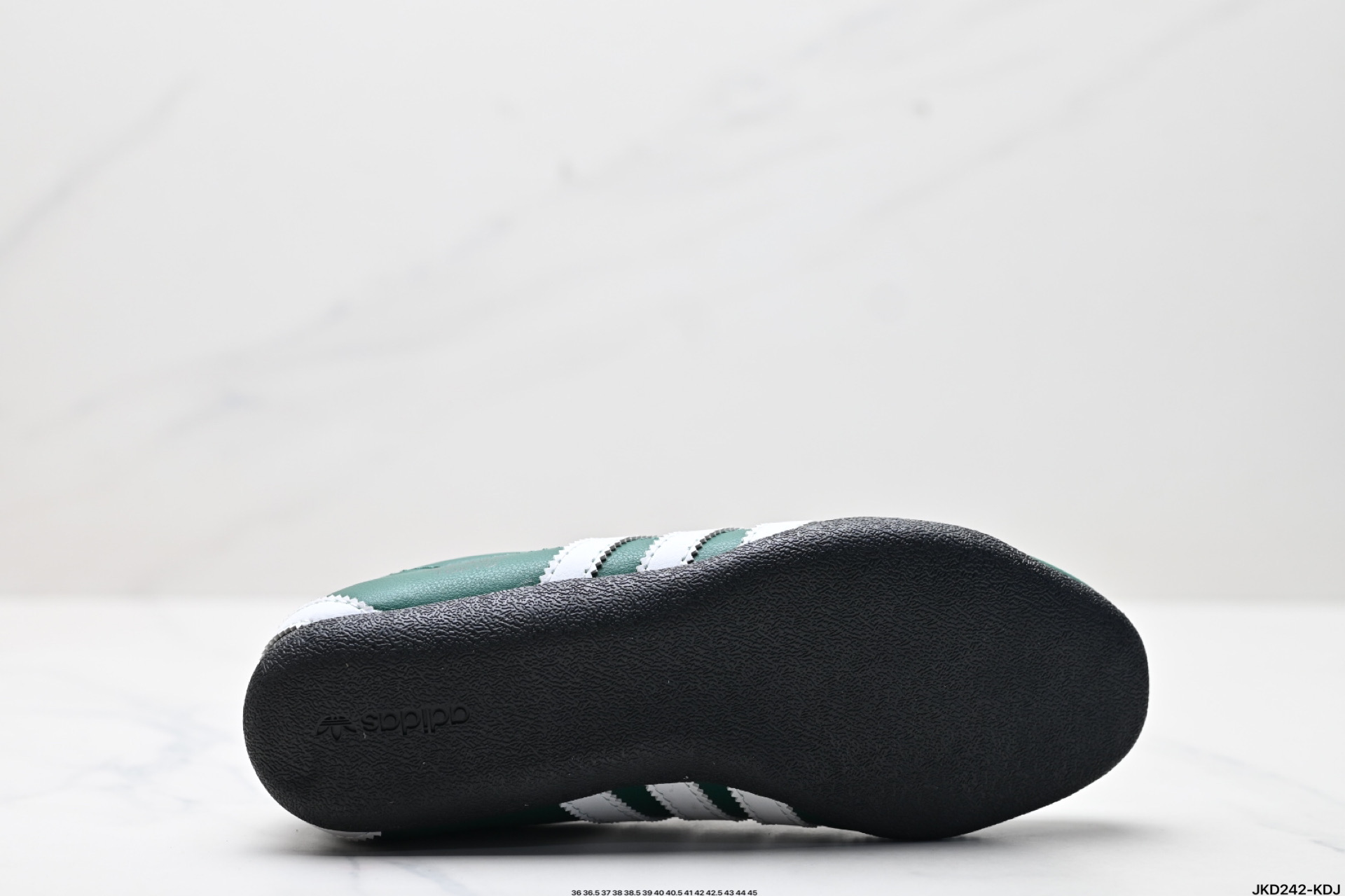 170 adida阿迪达斯TOKYO PACK舒适百搭经典休闲运动鞋   JR1270