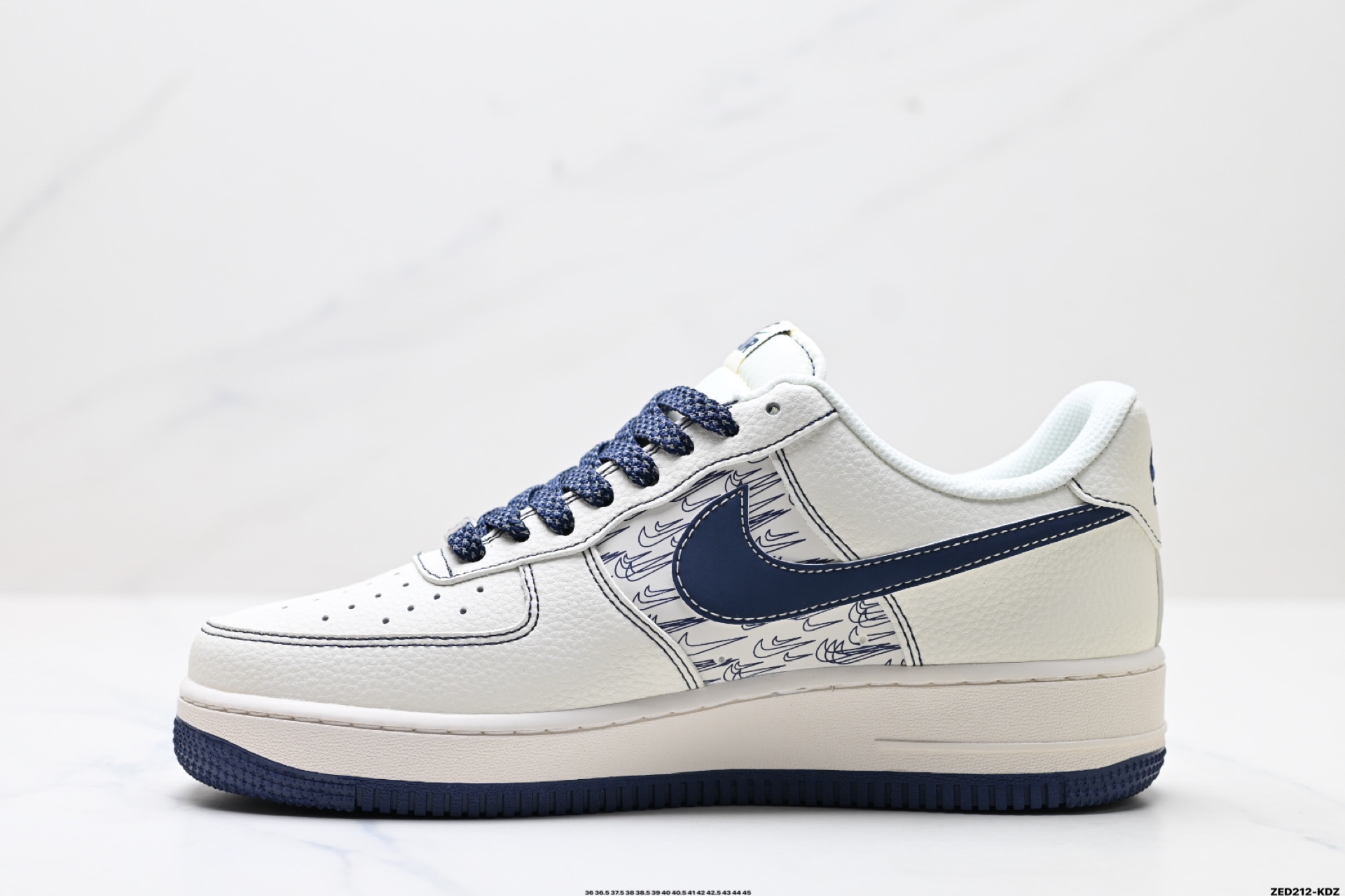 270 NIKE AIR FORCE 1‘07 LV8   HH7518-069