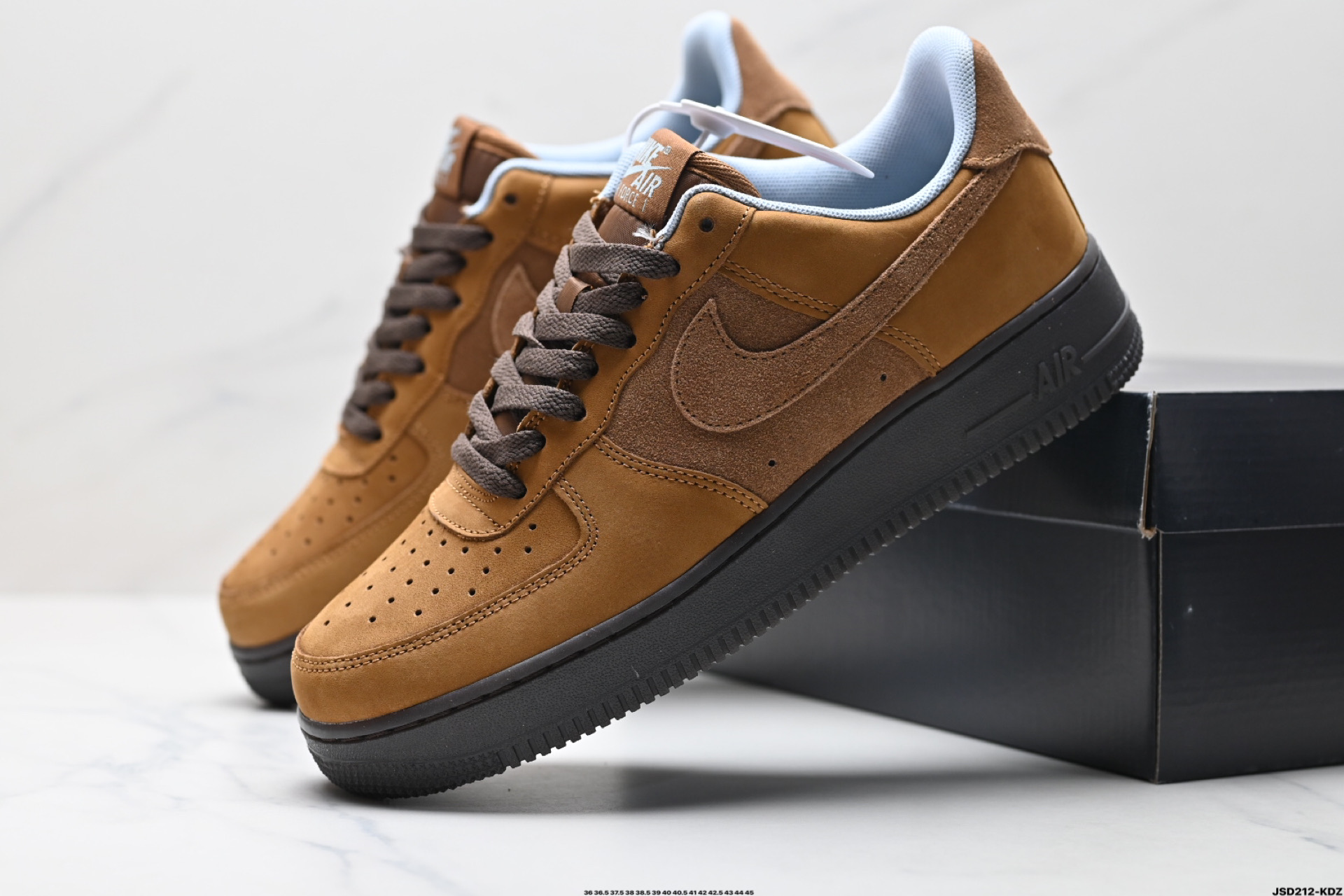 210 NIKE AIR FORCE 1‘07   IB4617-222