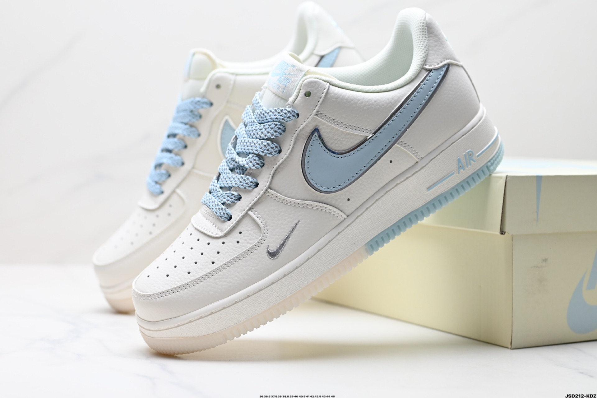 210 NIKE AIR FORCE 1‘07  JJ0253-008