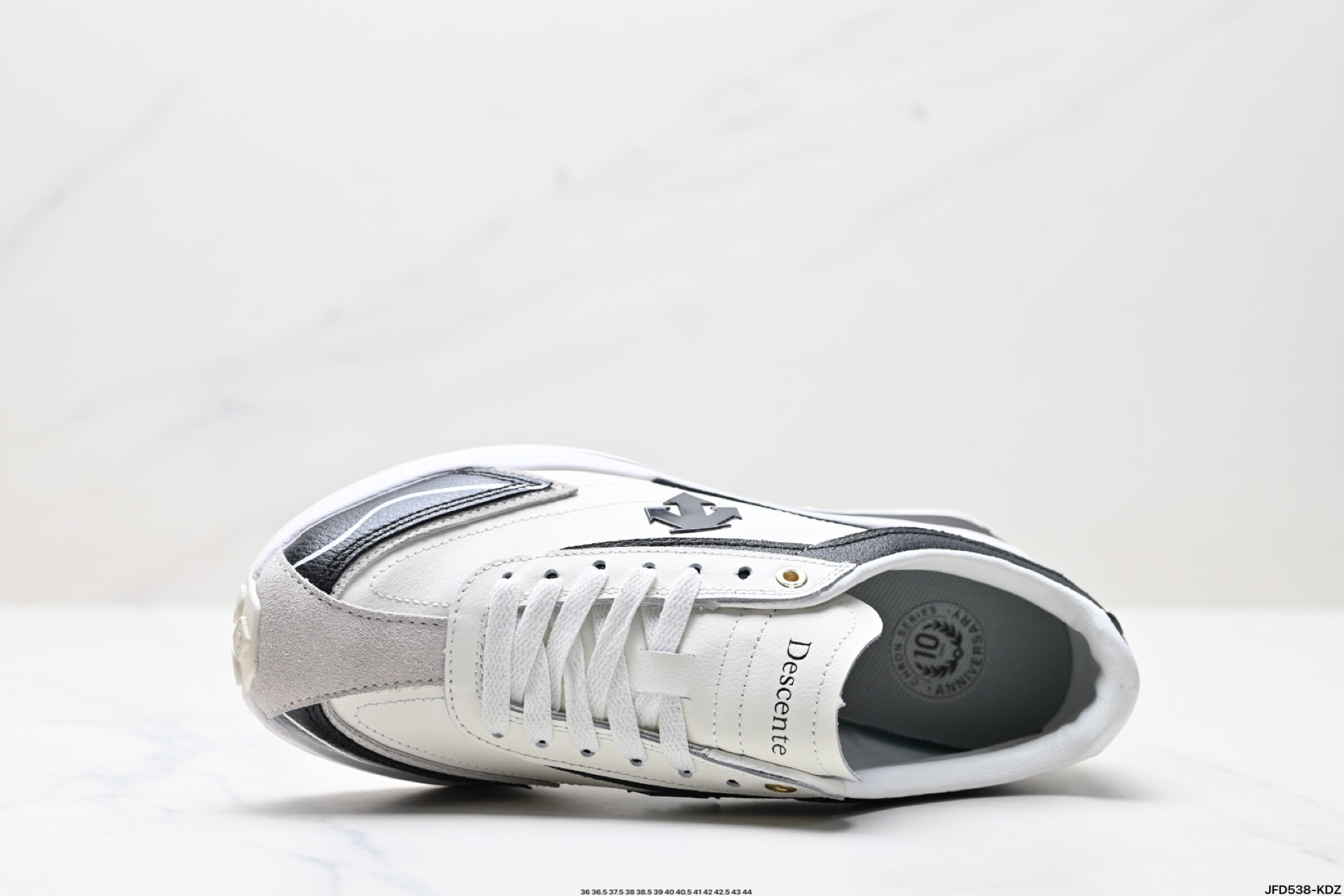 180 迪桑特DESCENTE CHRON RACER 舒适百搭 防滑耐磨 低帮 生活休闲鞋  SP353LCR76