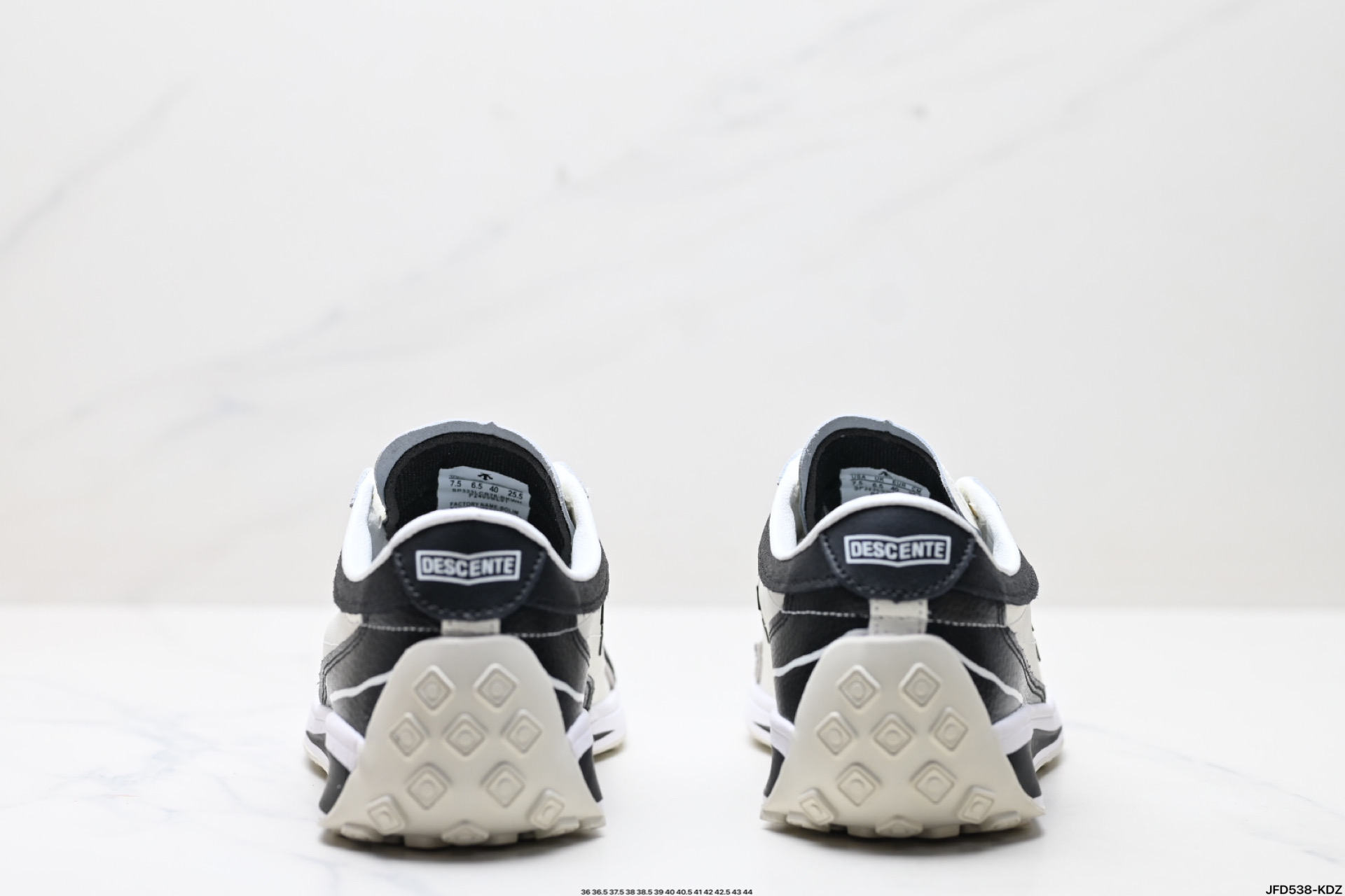 180 迪桑特DESCENTE CHRON RACER 舒适百搭 防滑耐磨 低帮 生活休闲鞋  SP353LCR76
