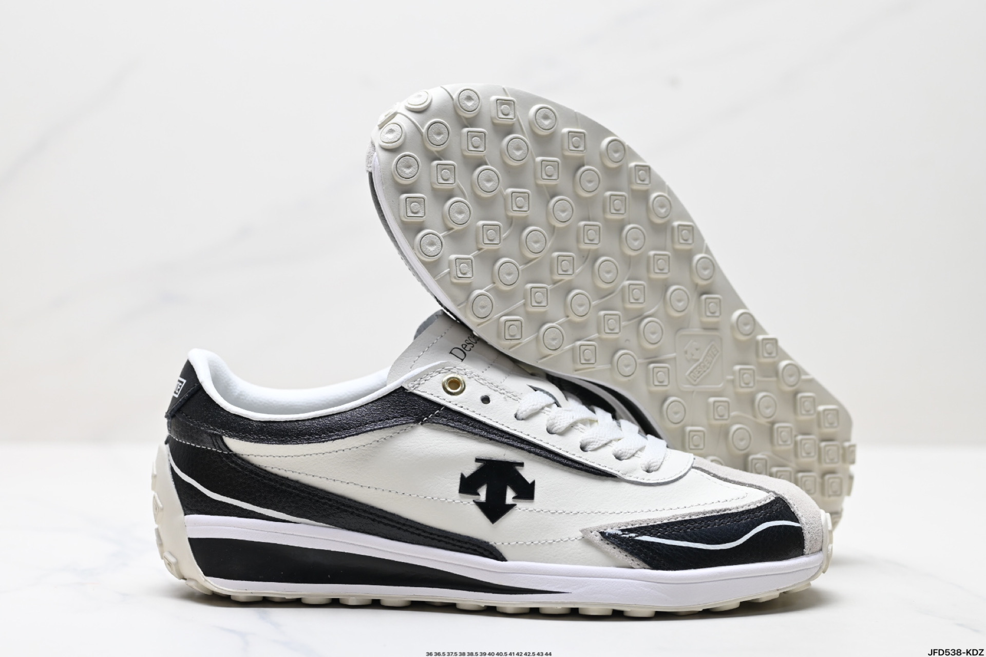 180 迪桑特DESCENTE CHRON RACER 舒适百搭 防滑耐磨 低帮 生活休闲鞋  SP353LCR76