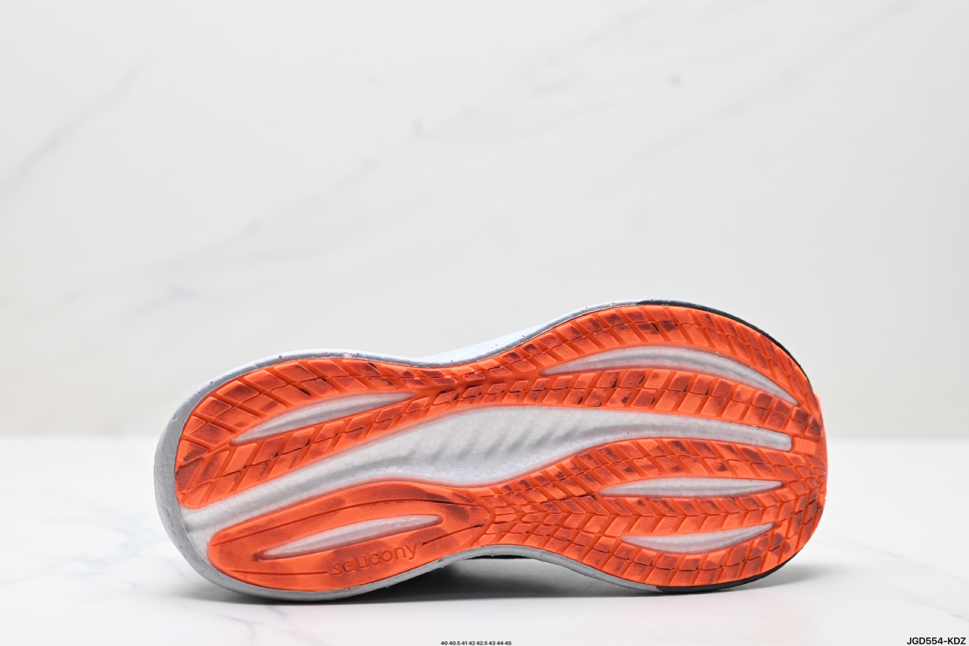 190 Saucony TRIUMPH 22 索康尼胜利 旗舰级缓震 慢跑减震透气 低帮训练跑步鞋  S20964-250