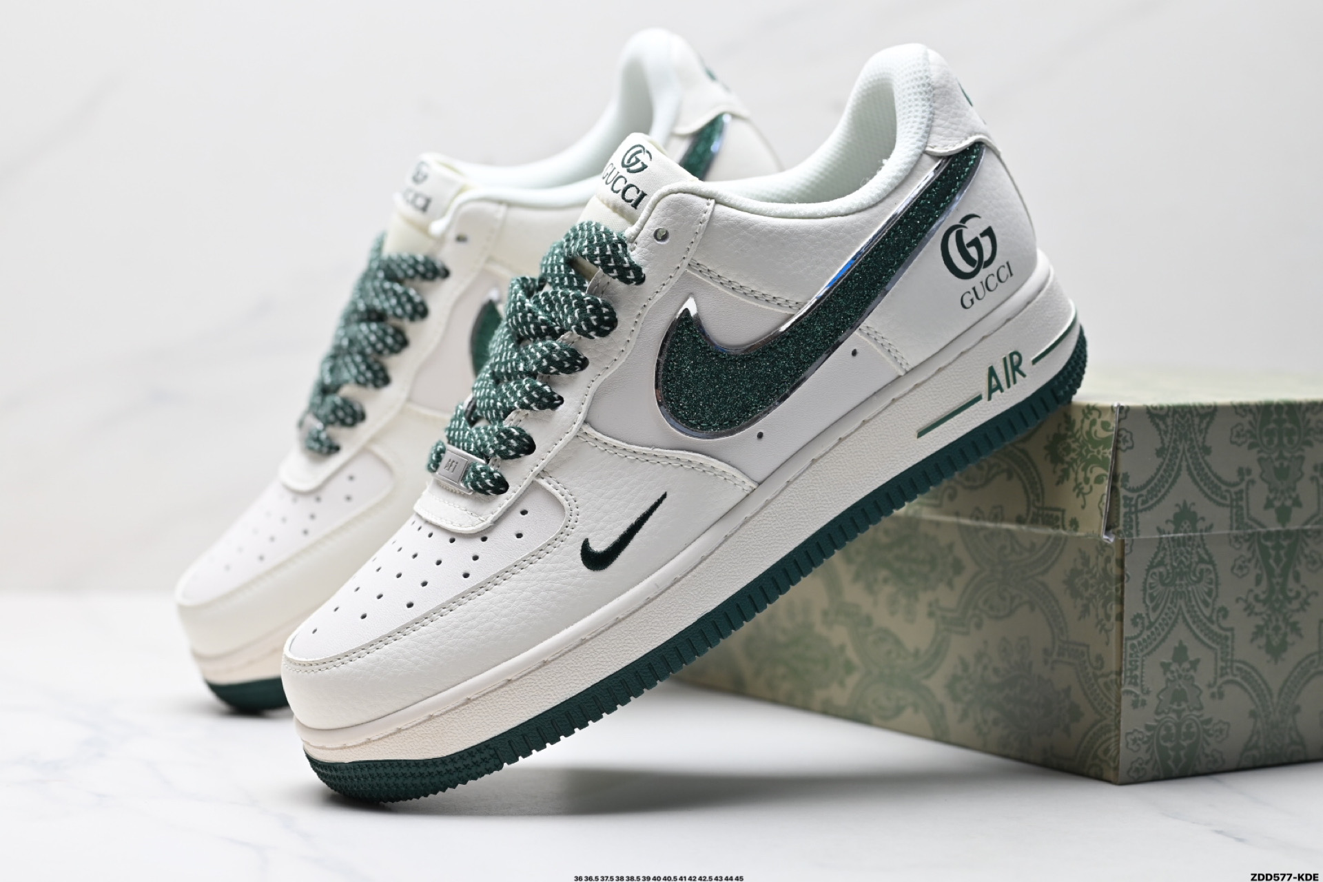 240 NIKE AIR FORCE 1‘07 LV8  QY6818-608