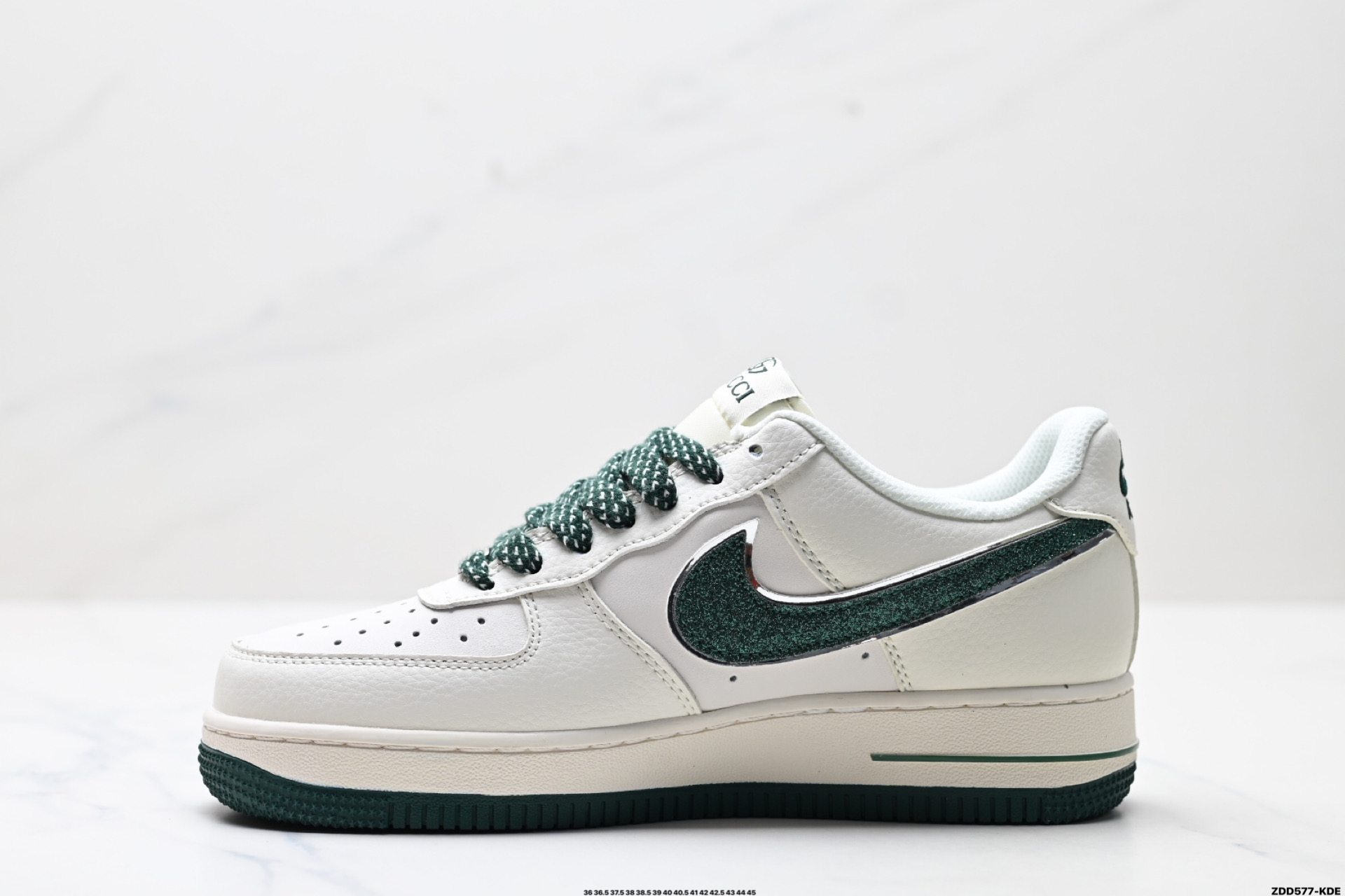 240 NIKE AIR FORCE 1‘07 LV8  QY6818-608
