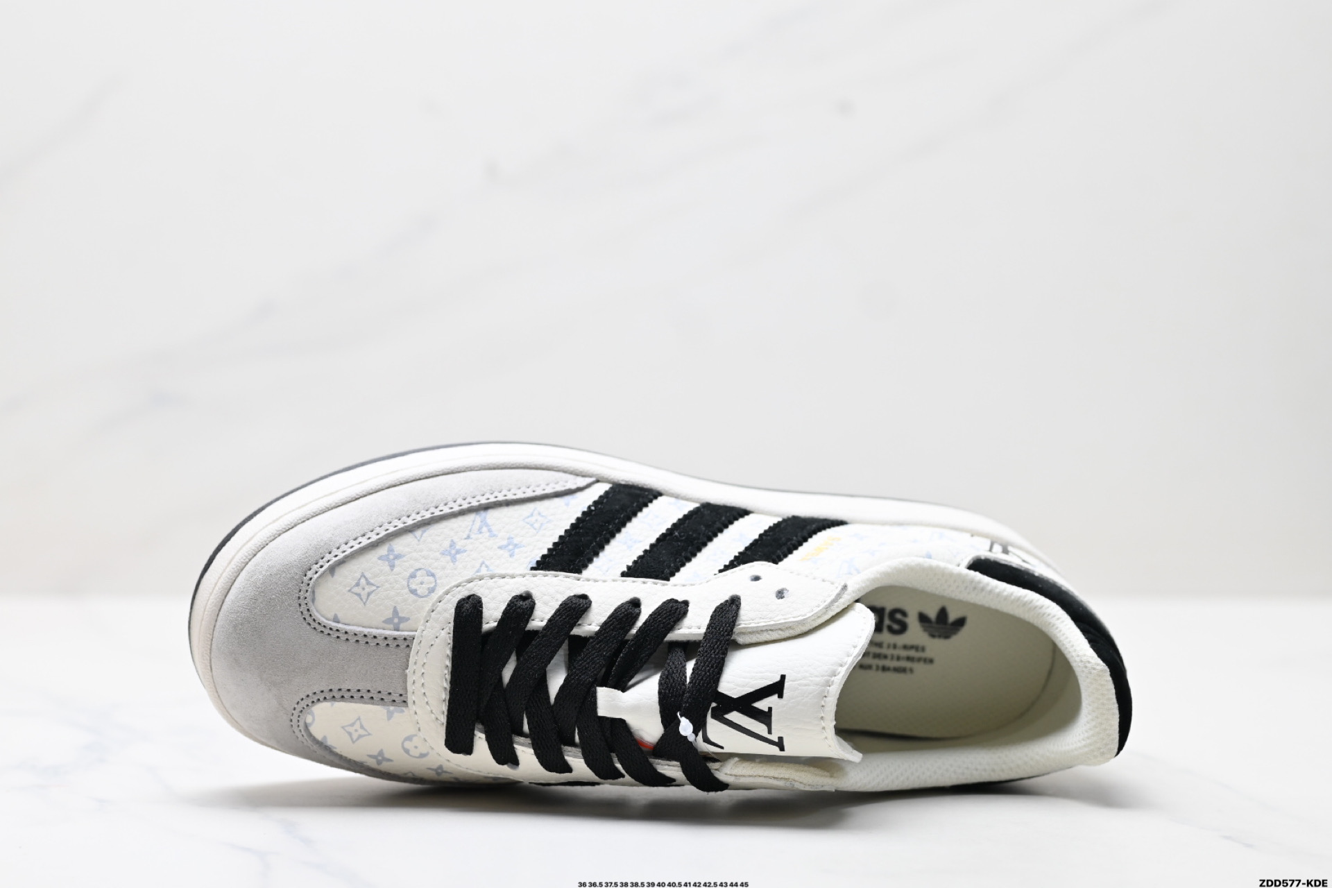 240 Adidas Originals Samba OG 桑巴舞系列 阿迪达斯 三叶草绅士德训足球风百搭低帮休闲运动板鞋  LJ9901