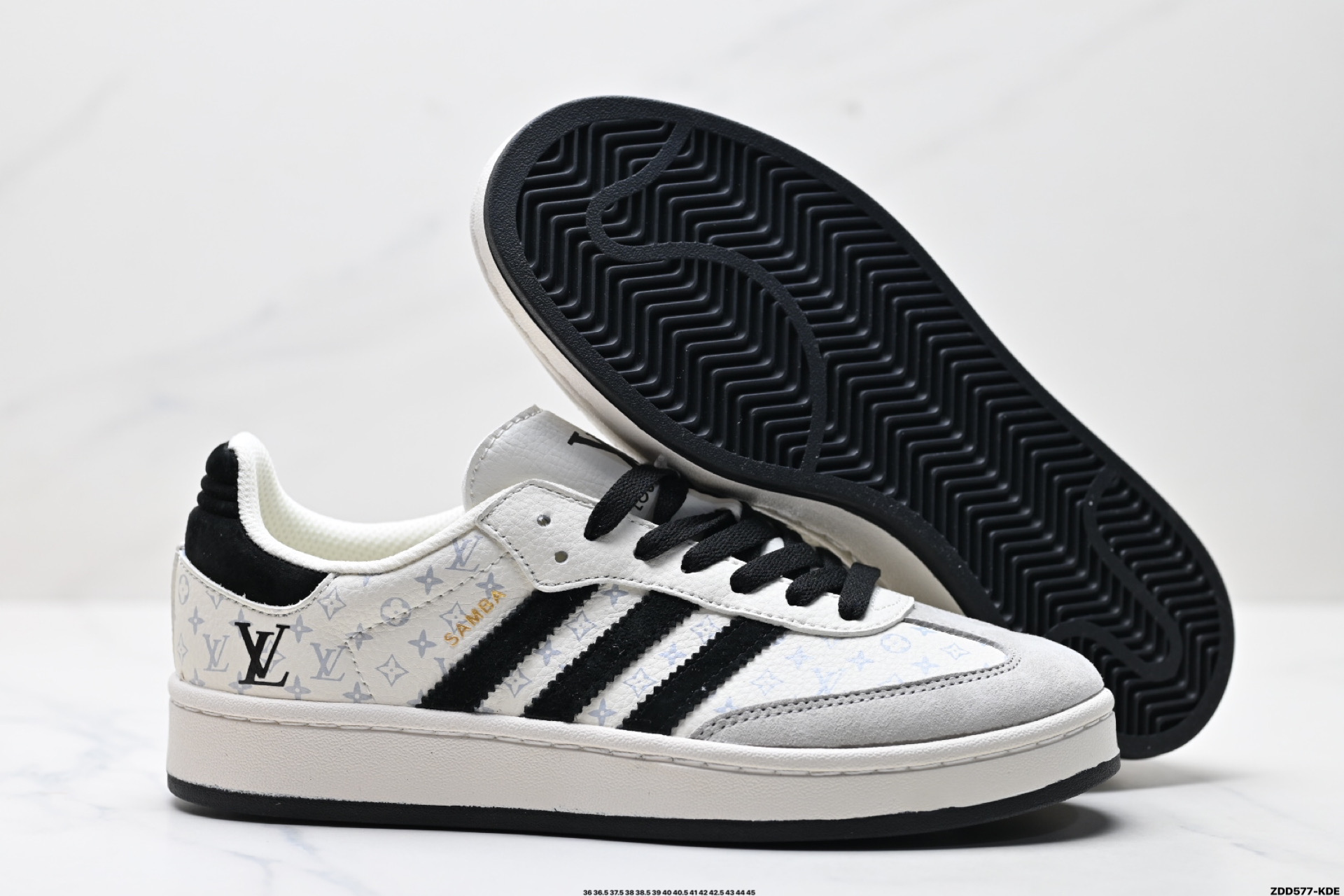 240 Adidas Originals Samba OG 桑巴舞系列 阿迪达斯 三叶草绅士德训足球风百搭低帮休闲运动板鞋  LJ9901