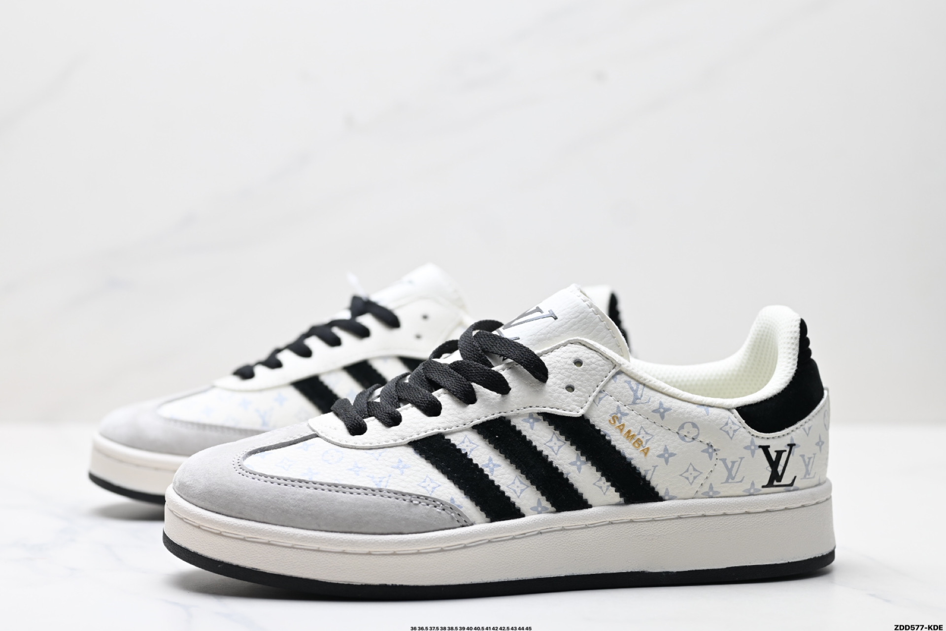 240 Adidas Originals Samba OG 桑巴舞系列 阿迪达斯 三叶草绅士德训足球风百搭低帮休闲运动板鞋  LJ9901