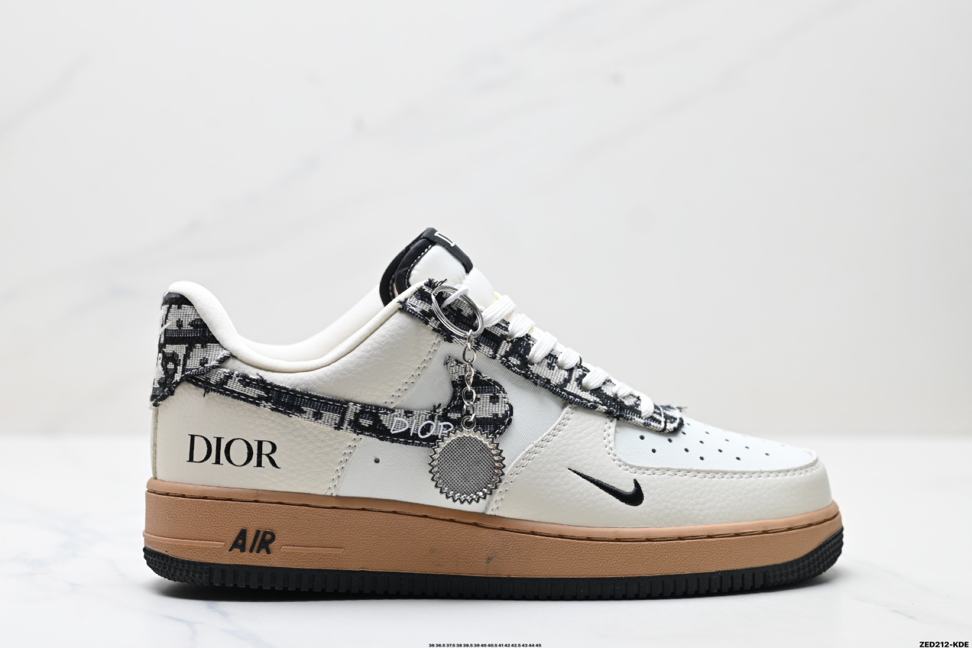 270 NIKE AIR FORCE 1‘07 LV8    KK1988-048