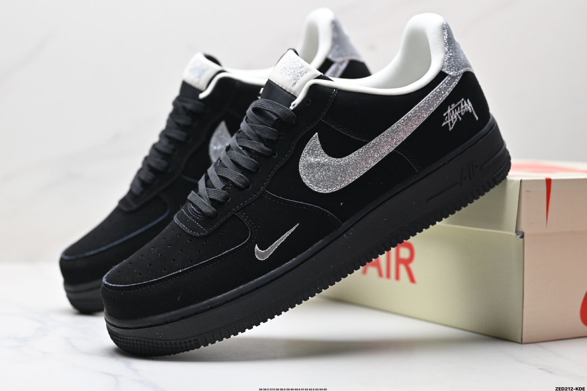 270 NIKE AIR FORCE 1‘07 LV8 DF0188-043