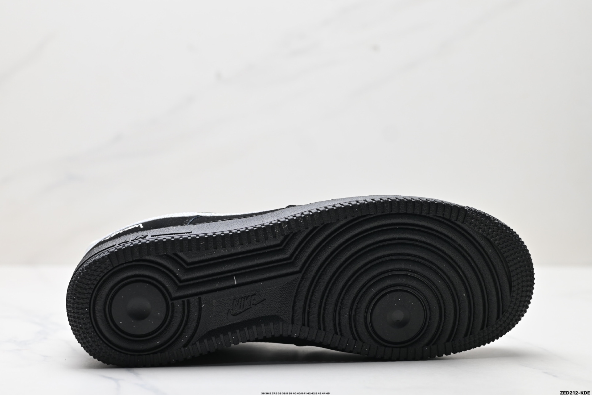 270 NIKE AIR FORCE 1‘07 LV8 DF0188-043