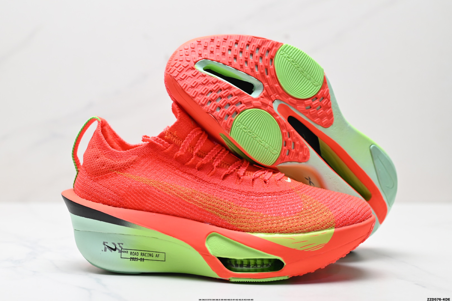 260 新品发布 Nike Air Zoom Alphafly NEXT%整体采用前作的设计语言 FD8395-660