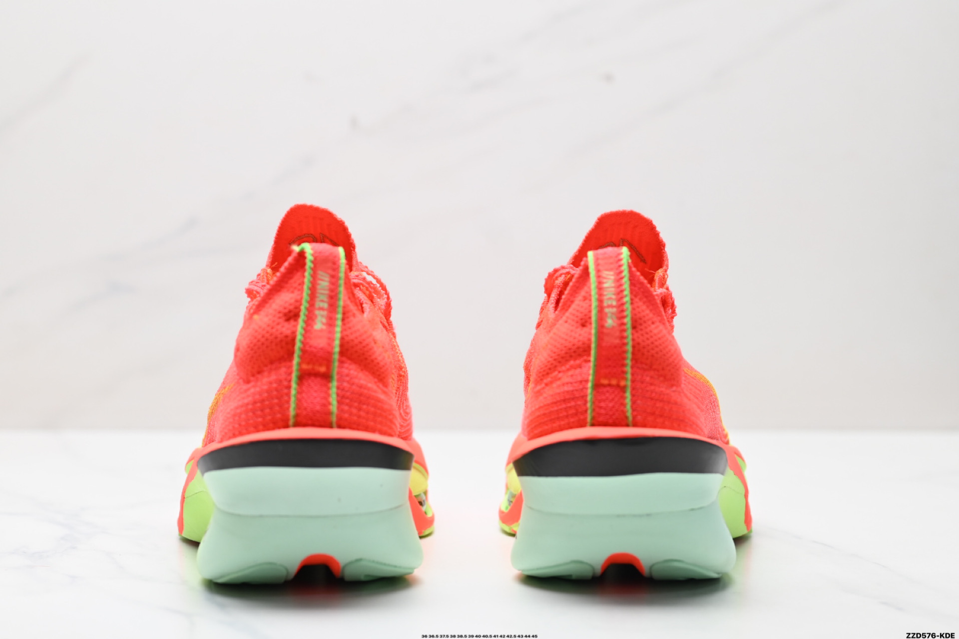 260 新品发布 Nike Air Zoom Alphafly NEXT%整体采用前作的设计语言 FD8395-660