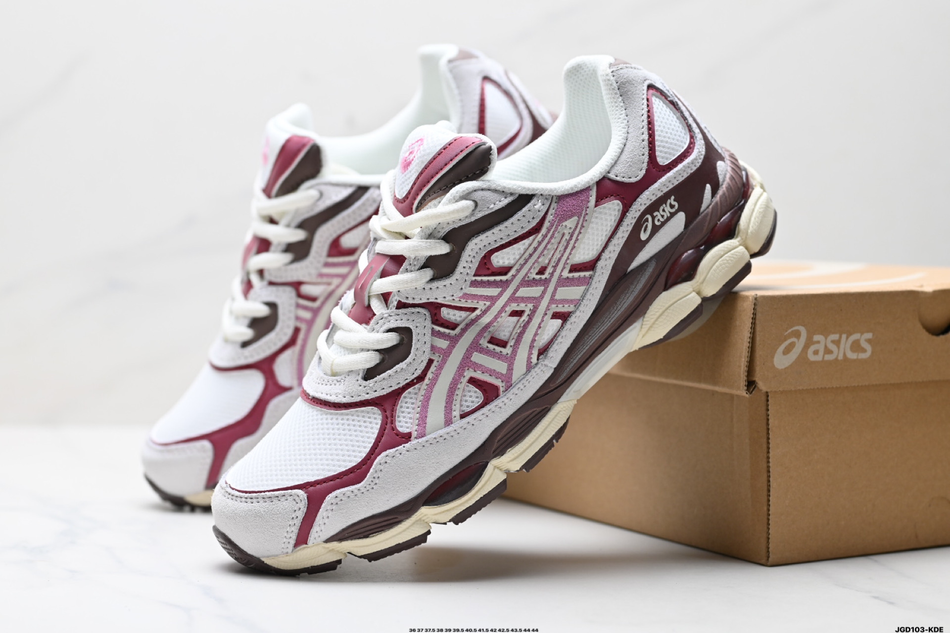 190 ASICS/亚瑟士GEL-NYC 2055透气网眼鞋面配合部分合成革材质  1203A788-101