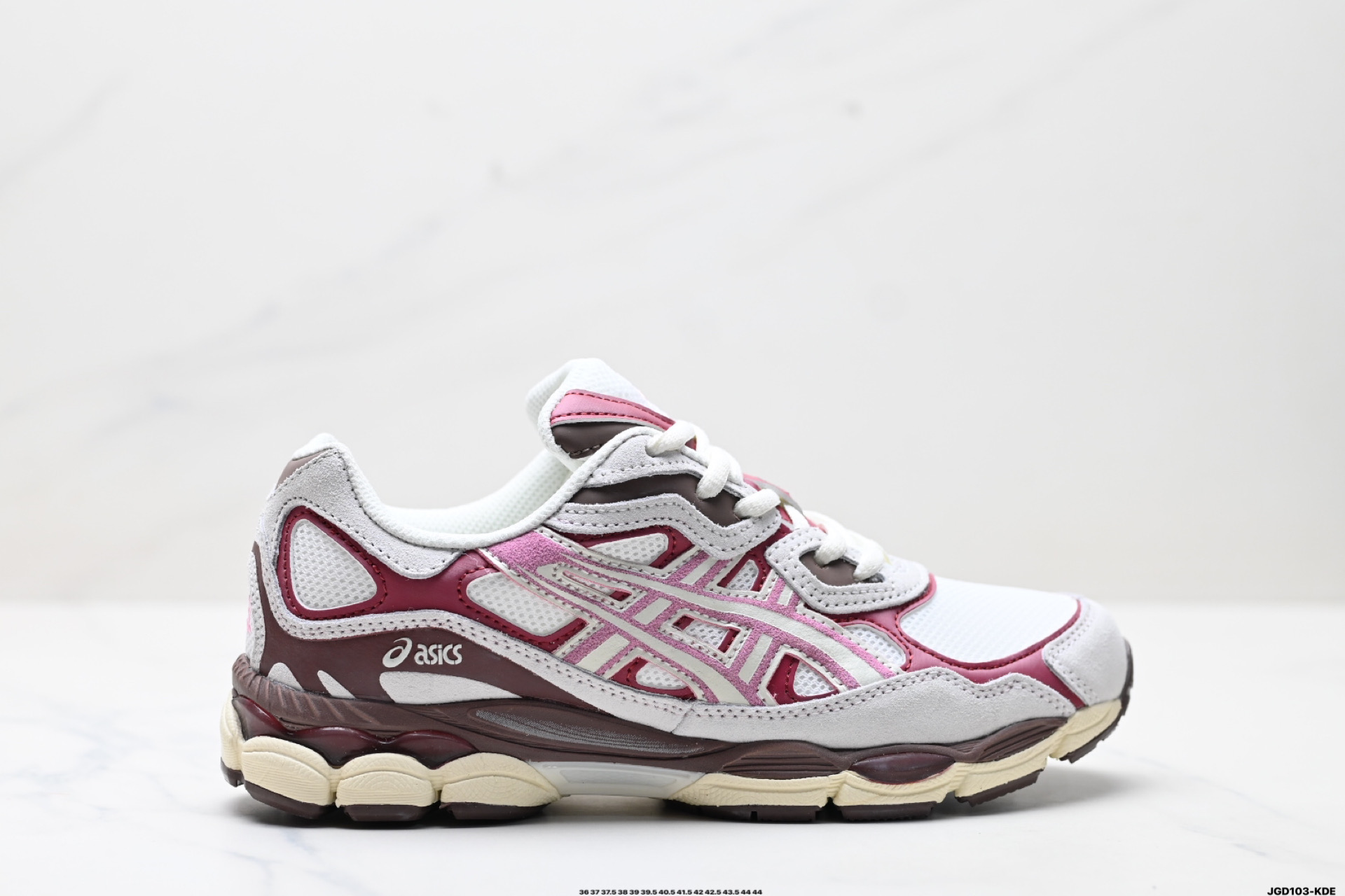 190 ASICS/亚瑟士GEL-NYC 2055透气网眼鞋面配合部分合成革材质  1203A788-101