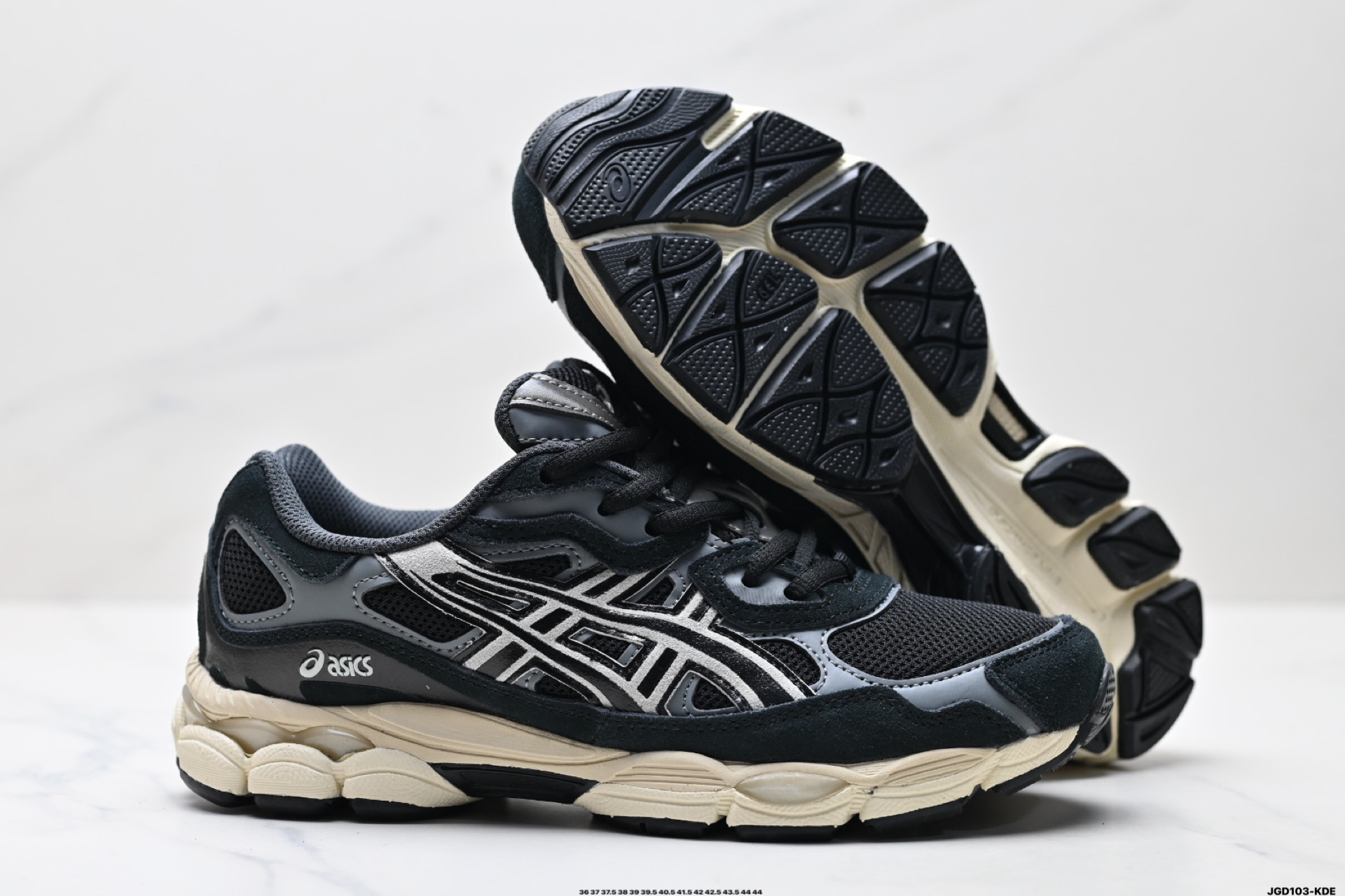 190 ASICS/亚瑟士GEL-NYC 2055透气网眼鞋面配合部分合成革材质  1203A788-101
