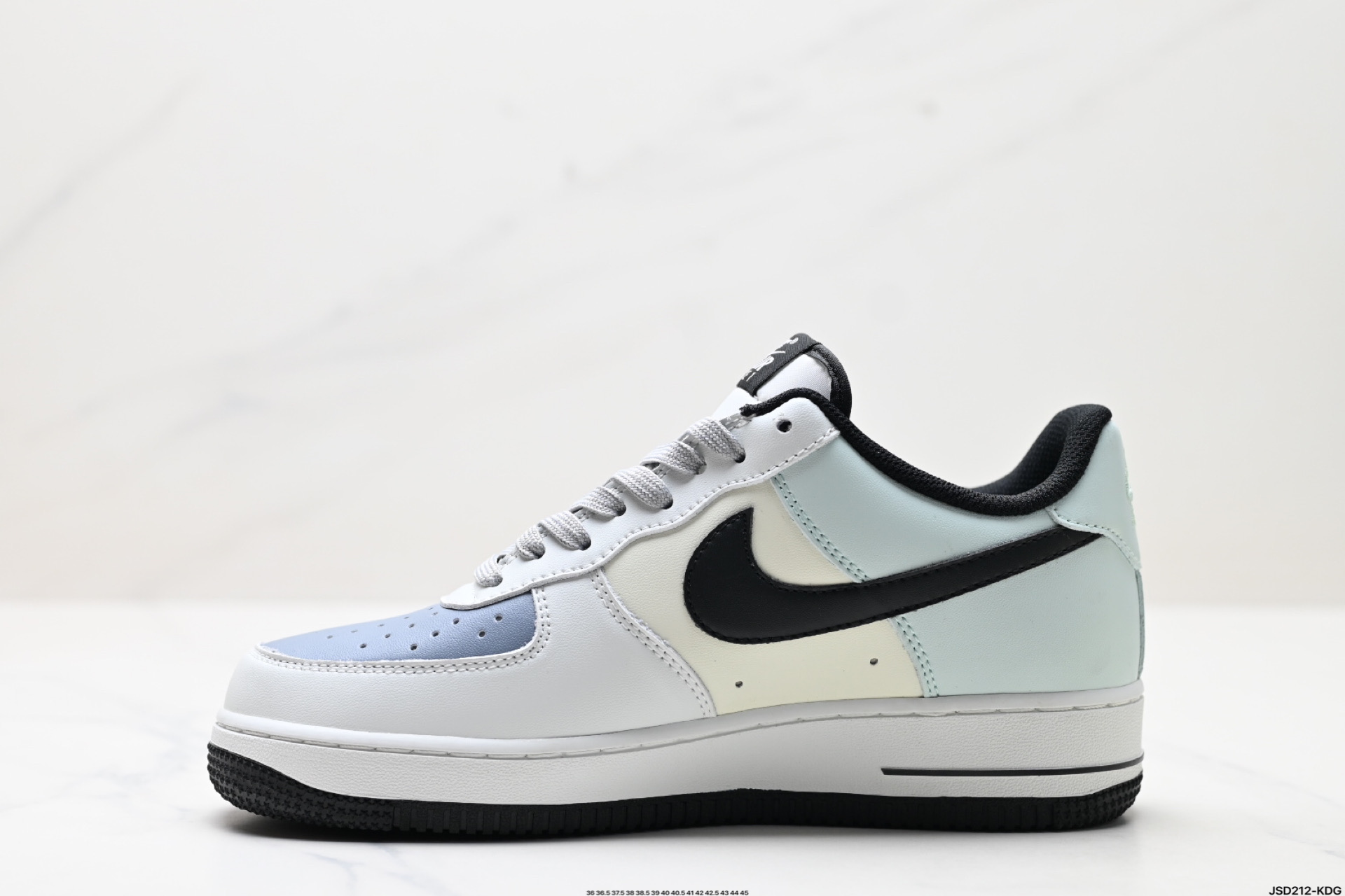 210 NIKE AIR FORCE 1‘07  GY5696-779