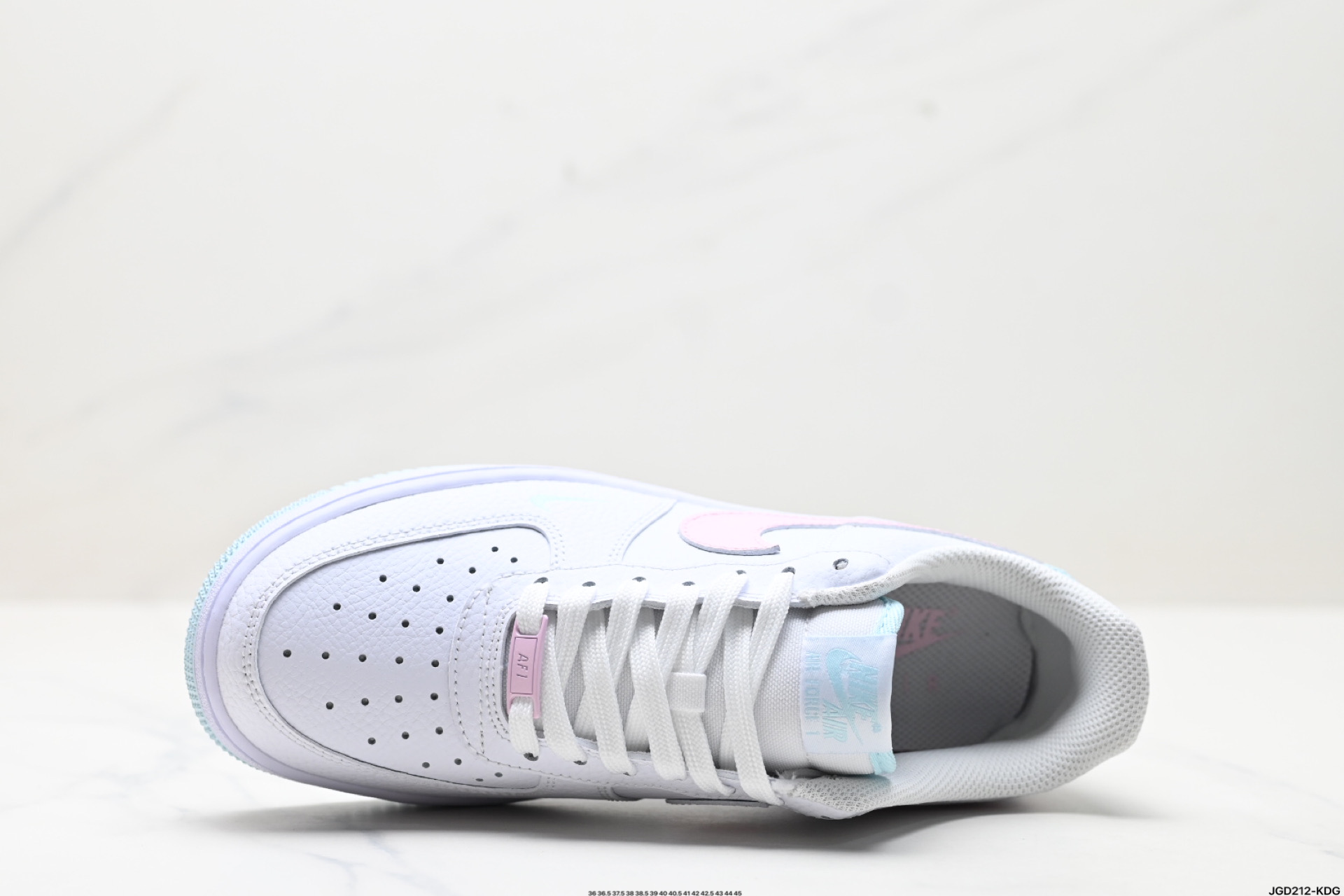190 NIKE AIR FORCE 1‘07 LV8   IH0640-161