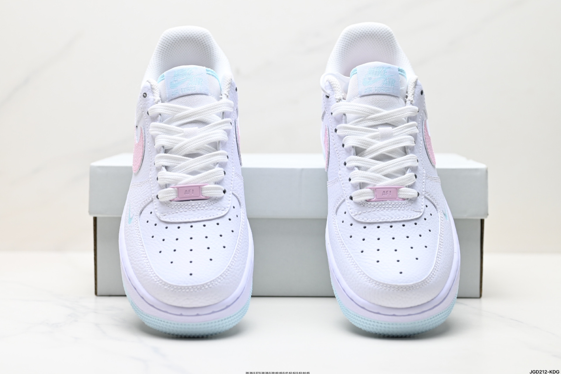 190 NIKE AIR FORCE 1‘07 LV8   IH0640-161