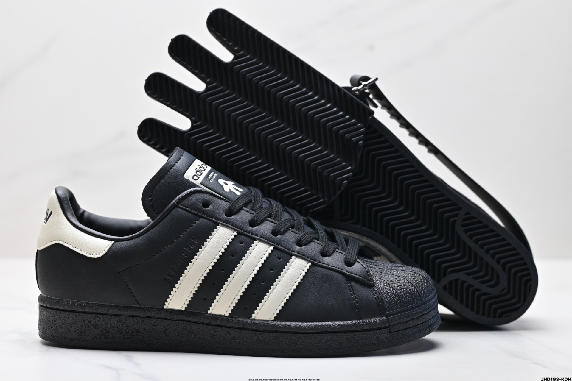 200 AVAVAV x Adidas originals SUPERSTAR 柔软舒适 防滑耐磨 阿迪达斯 贝壳头 低帮板鞋  JP7172