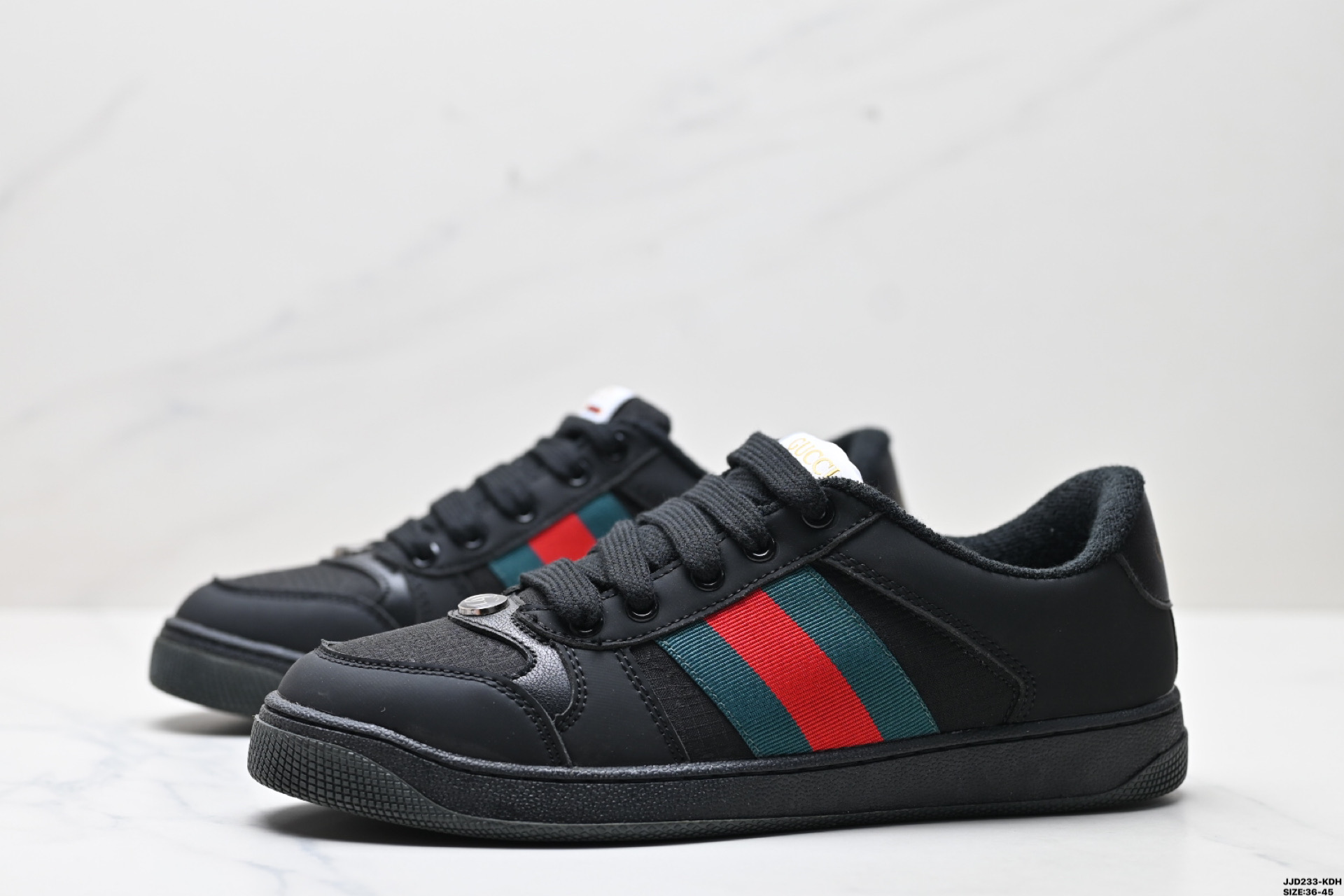 Gucci Screener Zapatillas Clásicas de Cuero Negro con Detalles Distintivos 5 i1743959374885 839 0 3