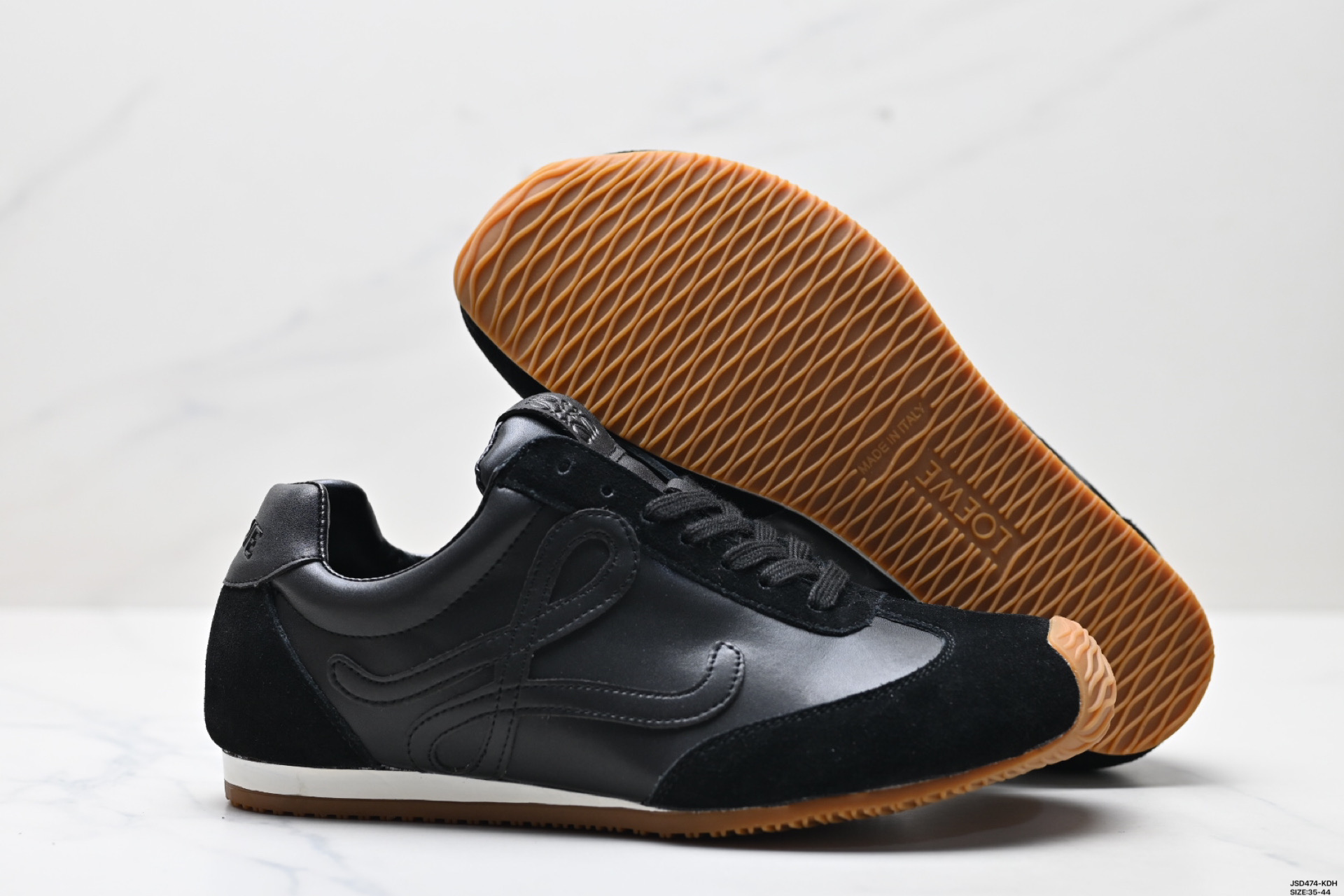 210 LOEWE罗意威 Ballet Runner 2.0小牛皮 圆头系带 低帮 生活休闲鞋