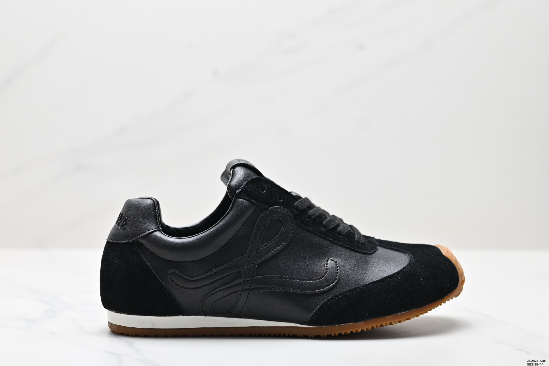 210 LOEWE罗意威 Ballet Runner 2.0小牛皮 圆头系带 低帮 生活休闲鞋