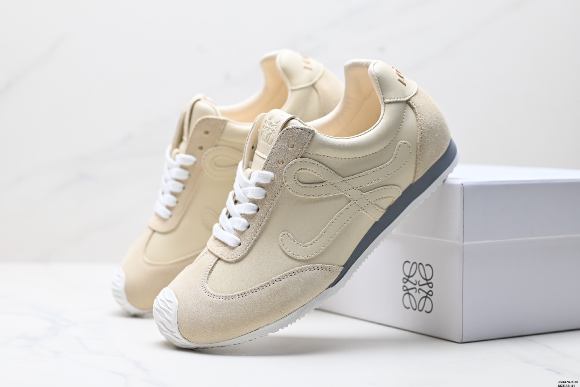 210 LOEWE罗意威 Ballet Runner 2.0小牛皮 圆头系带 低帮 生活休闲鞋