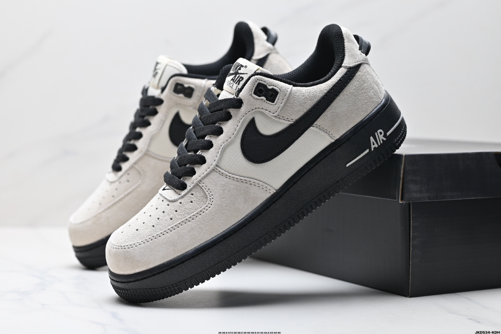 170 耐克Nike Air Force 1’07 low空军一号低帮百搭休闲运动板鞋  HM9483-100