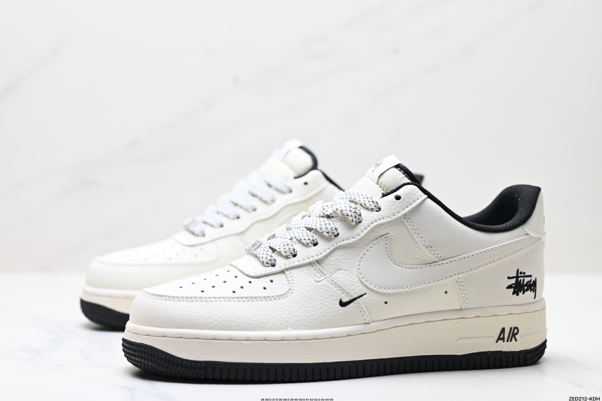 270 NIKE AIR FORCE 1‘07 LV8  XZ6188-713