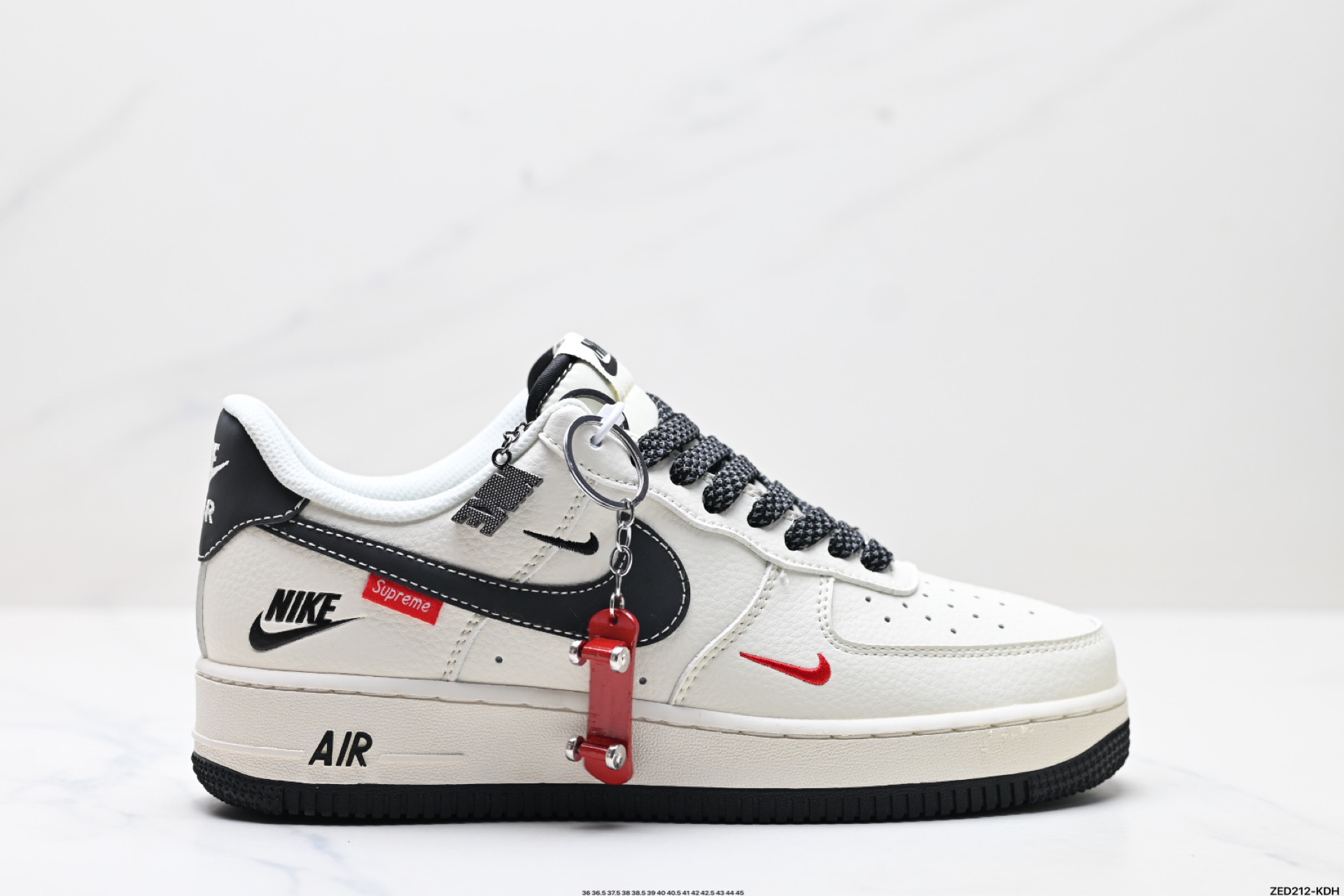 270 NIKE AIR FORCE 1‘07 LV8  HH7518-038