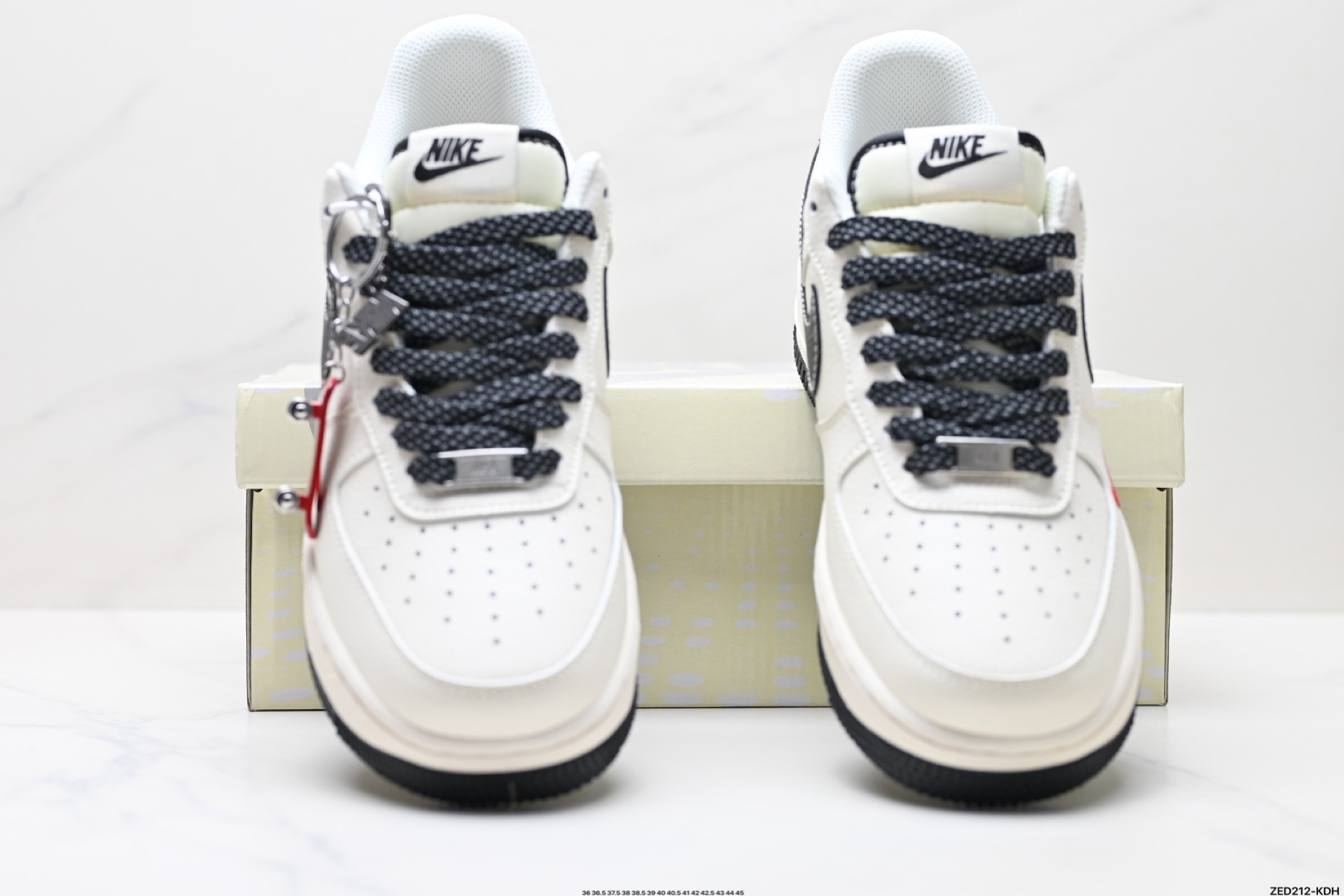 270 NIKE AIR FORCE 1‘07 LV8  HH7518-038