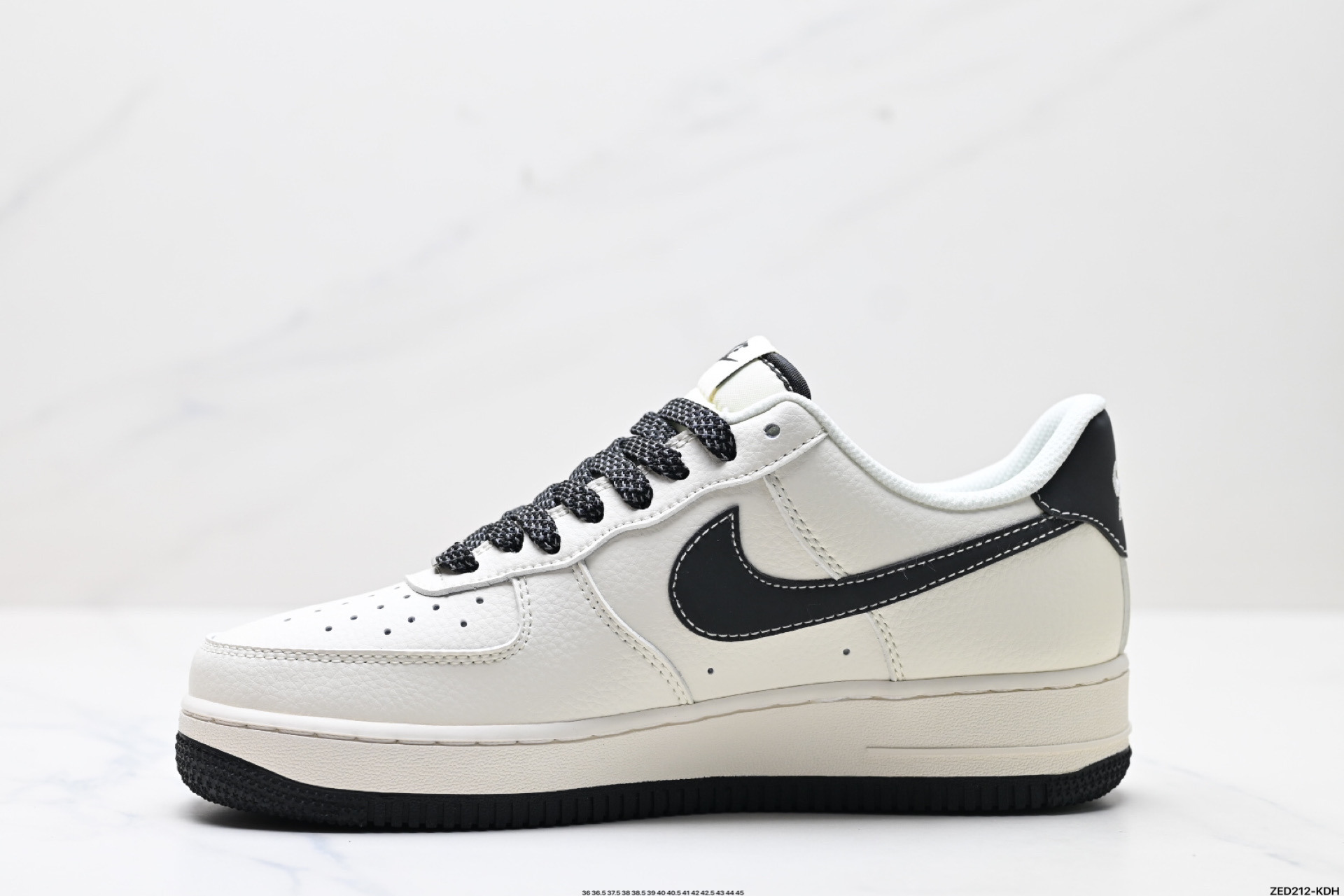 270 NIKE AIR FORCE 1‘07 LV8  HH7518-038