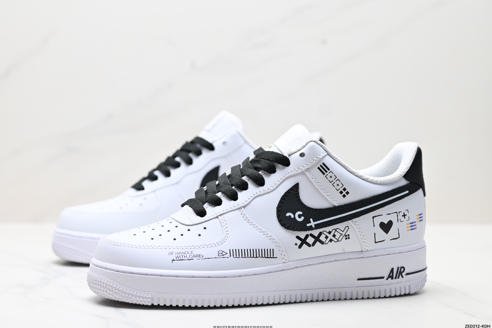 270 NIKE AIR FORCE 1‘07  ZH0316-068