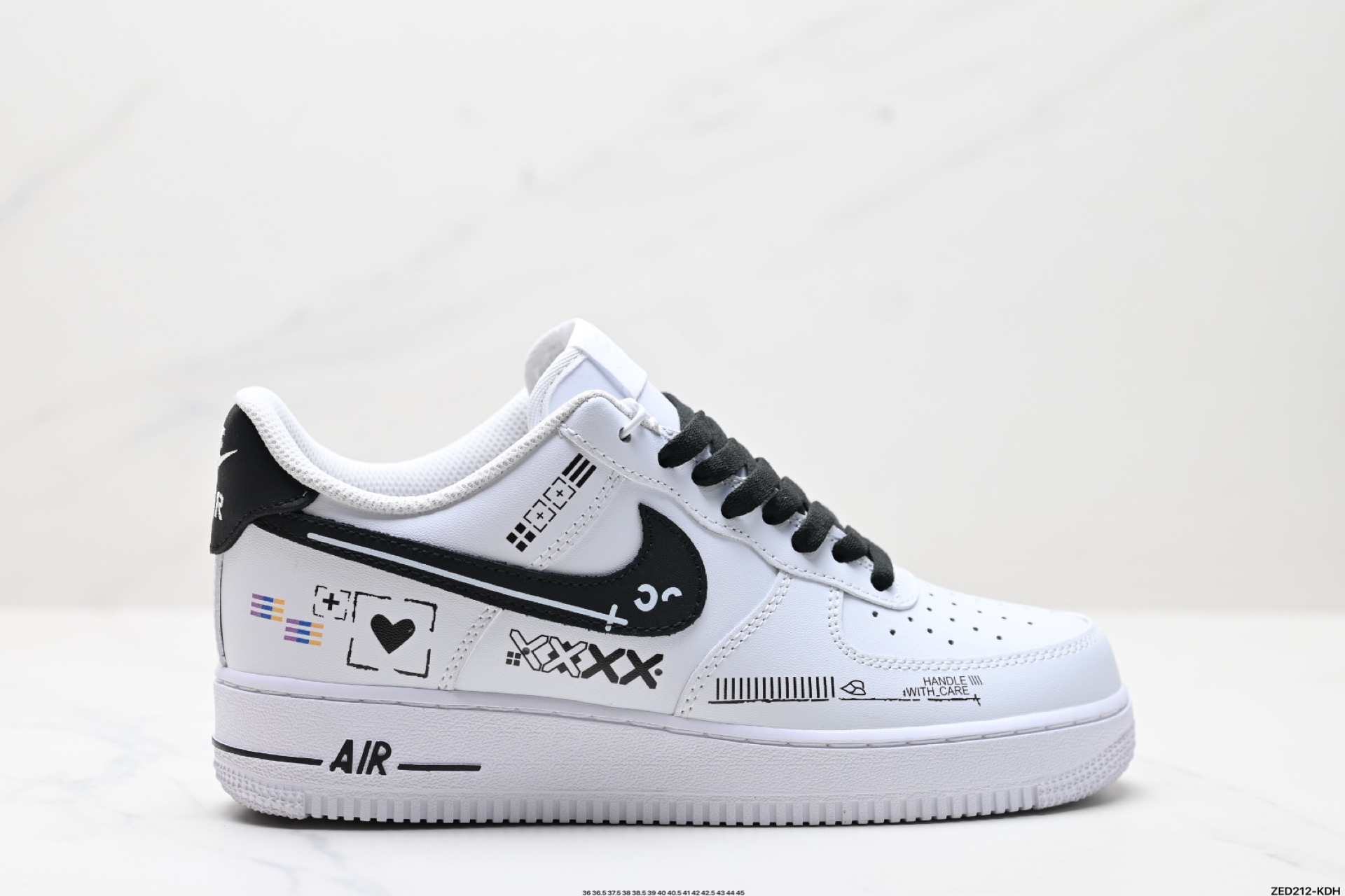 270 NIKE AIR FORCE 1‘07  ZH0316-068