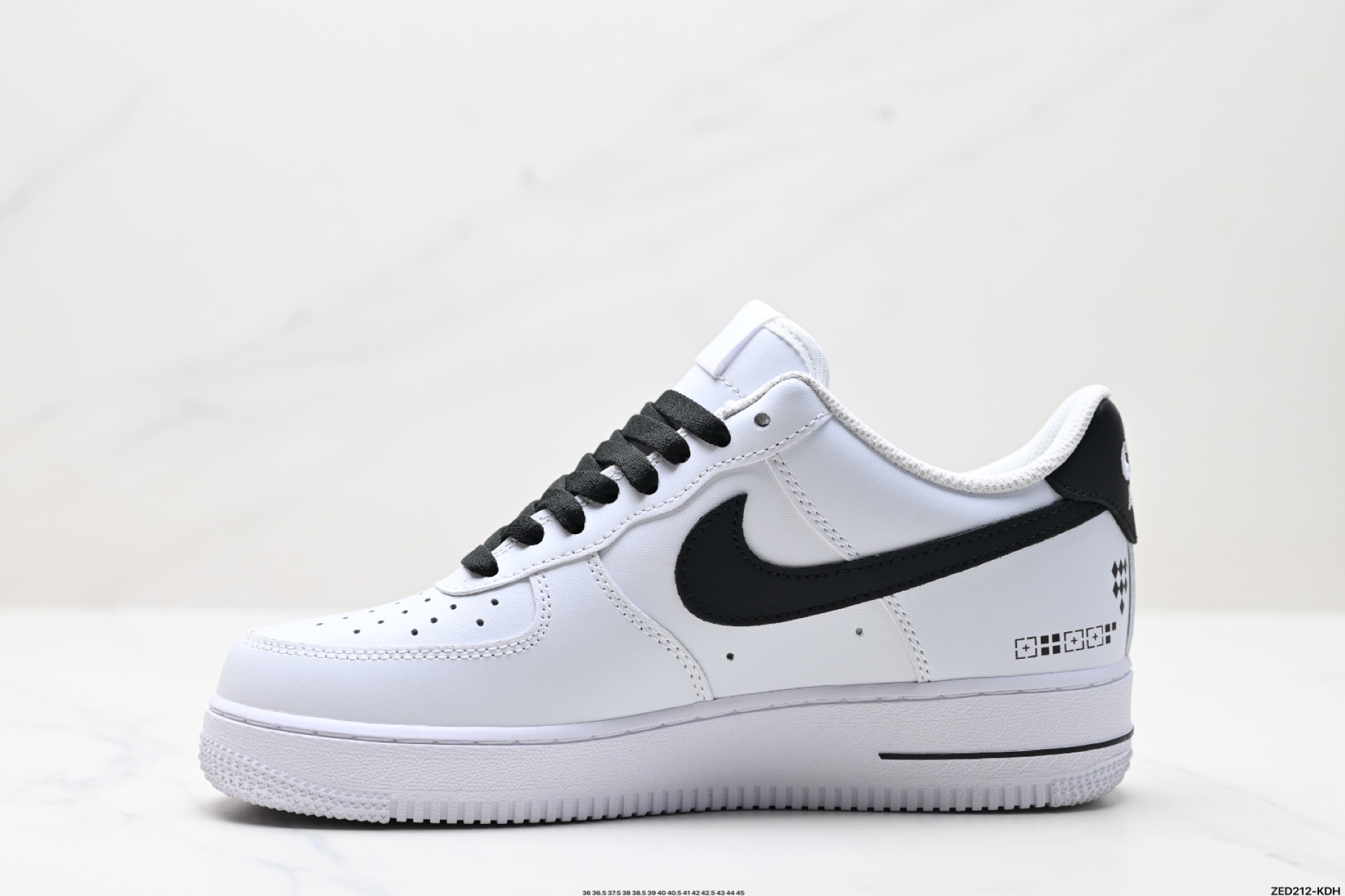 270 NIKE AIR FORCE 1‘07  ZH0316-068