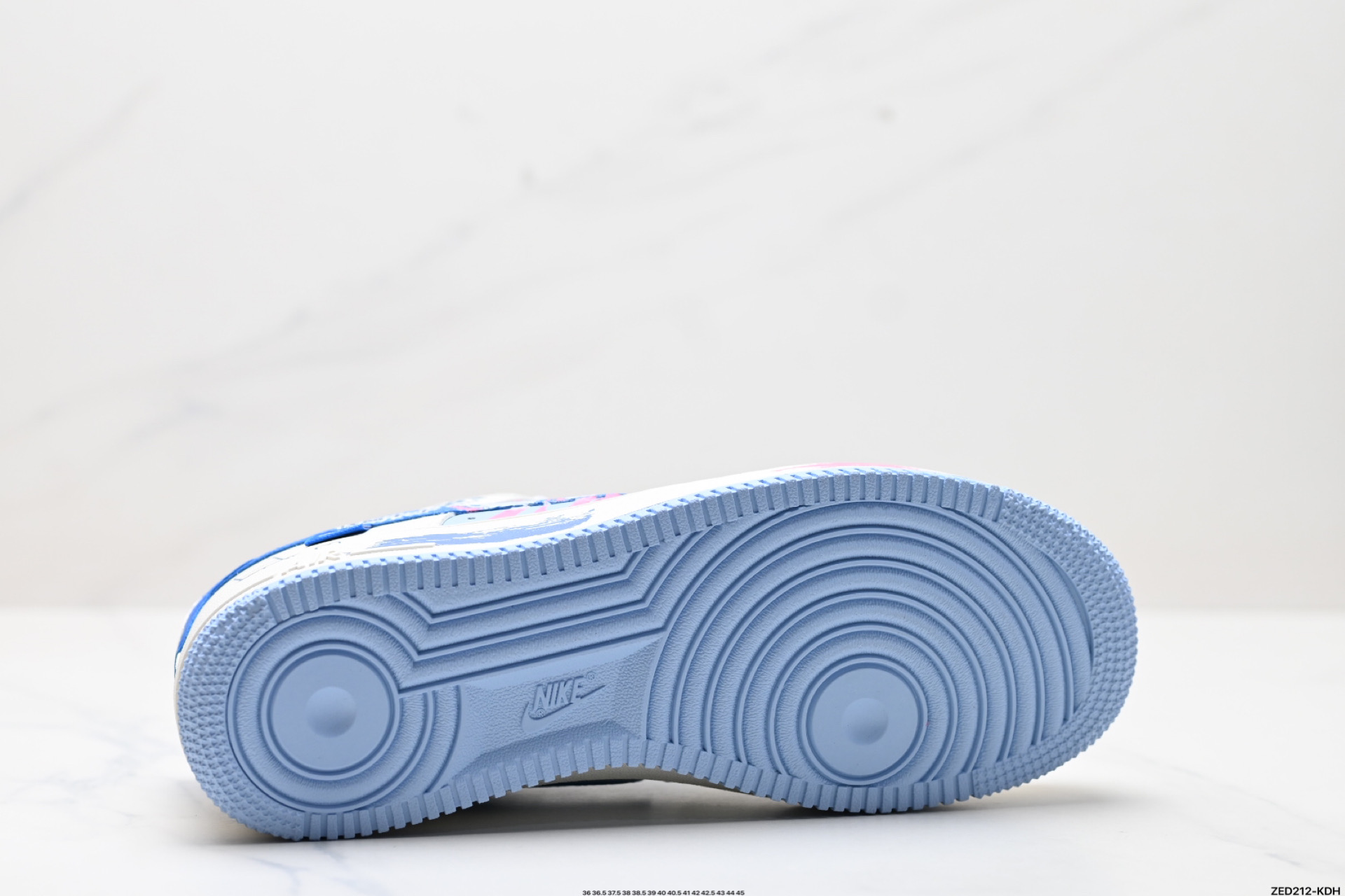 270 NIKE AIR FORCE 1‘07  DB3301-121