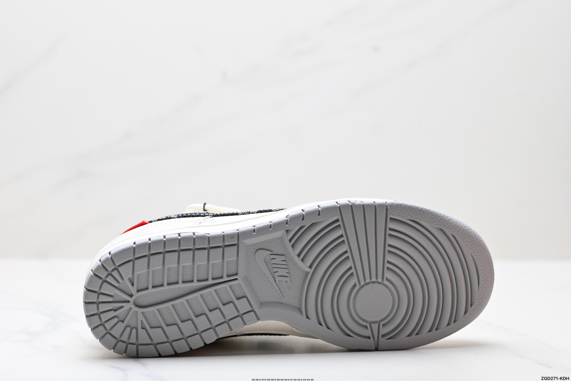 300 NK Dunk Low Retro “DIY高端定制” 低帮休闲运动板鞋  FC1688-218