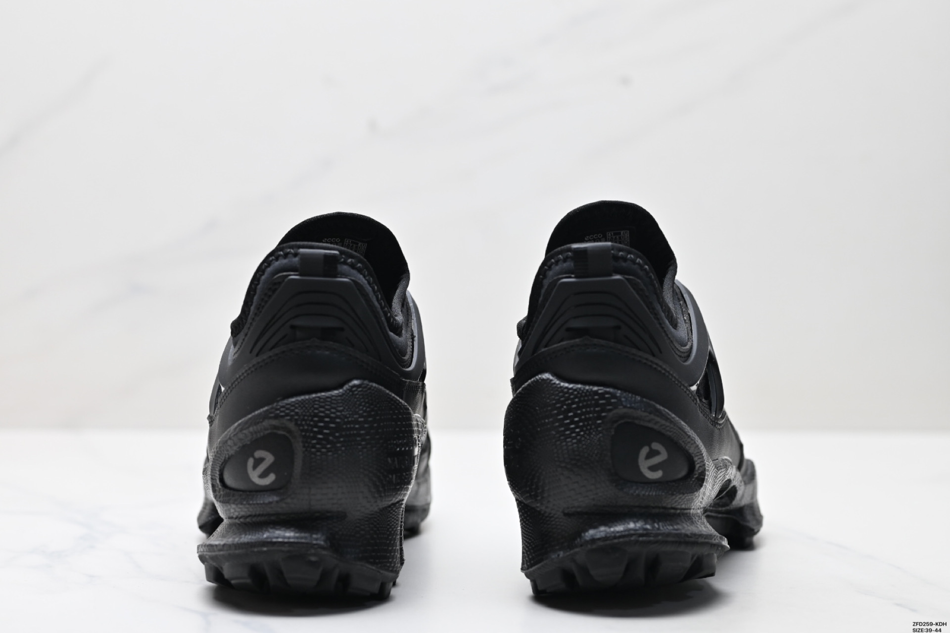290 ecco爱步 Biom C Trail 牛皮 户外百搭舒适 低帮 登山鞋