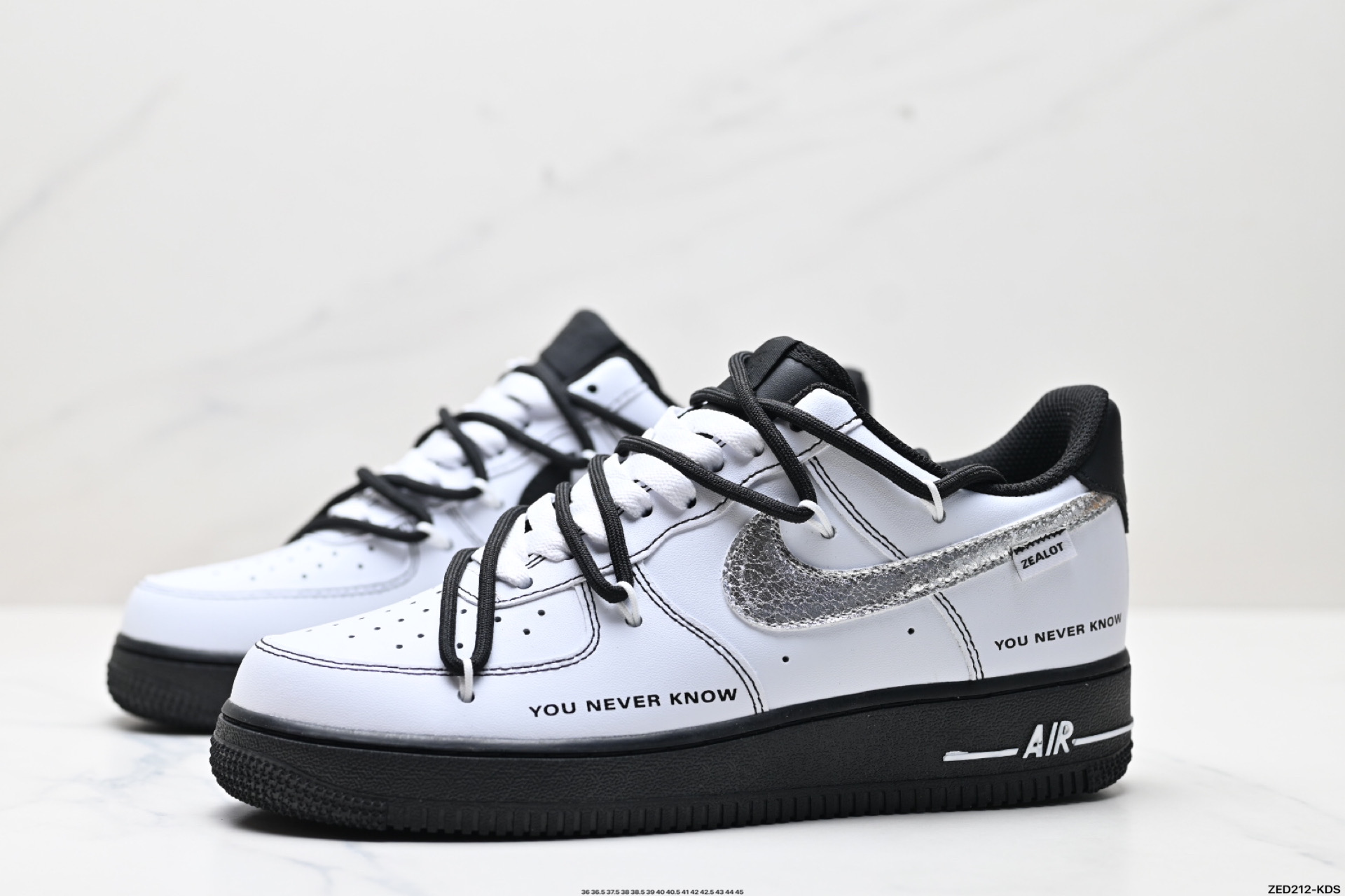270 NIKE AIR FORCE 1‘07 LV8   ZH0316-066