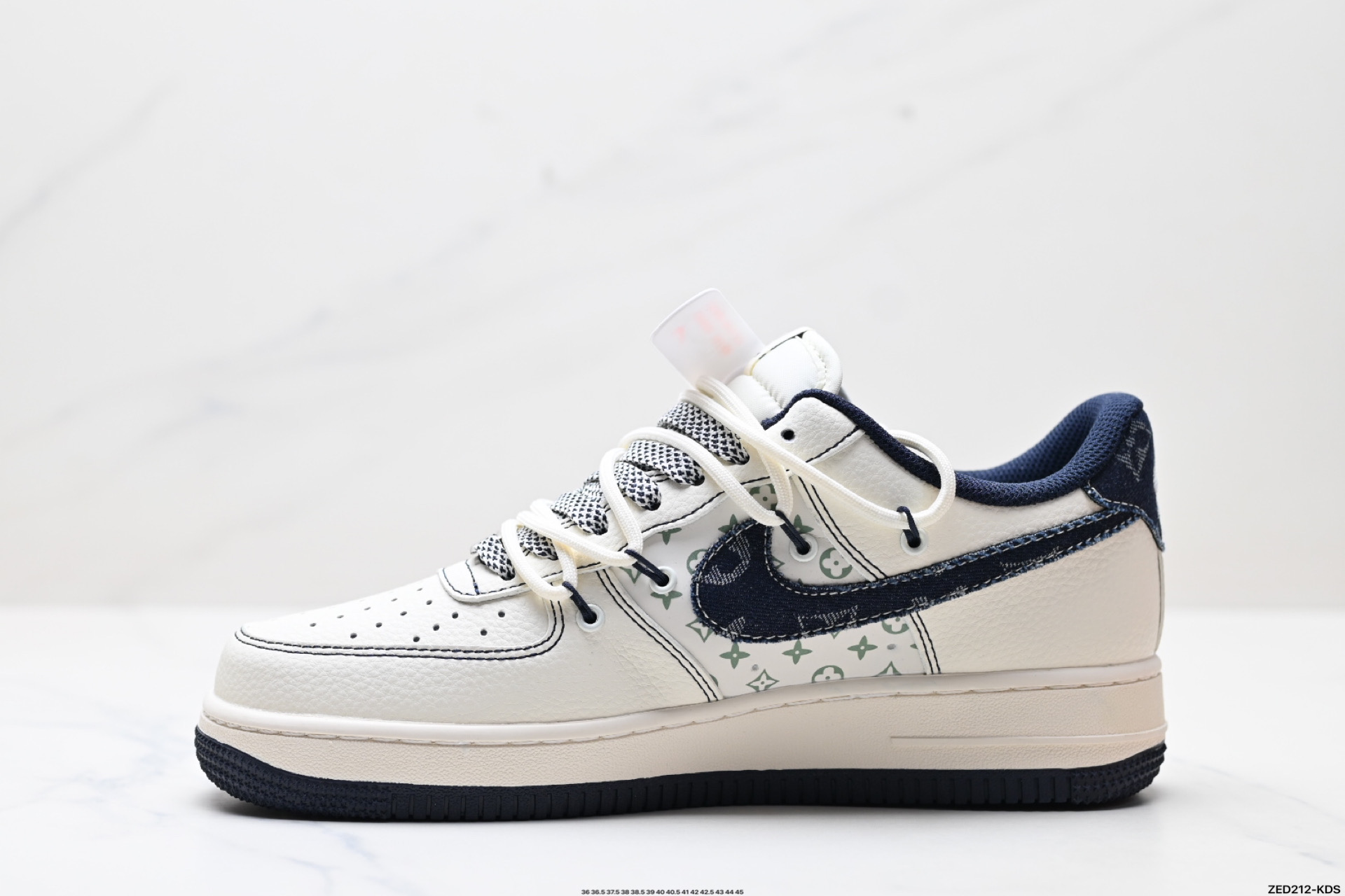 270 NIKE AIR FORCE 1‘07 LV8    DM6868-060
